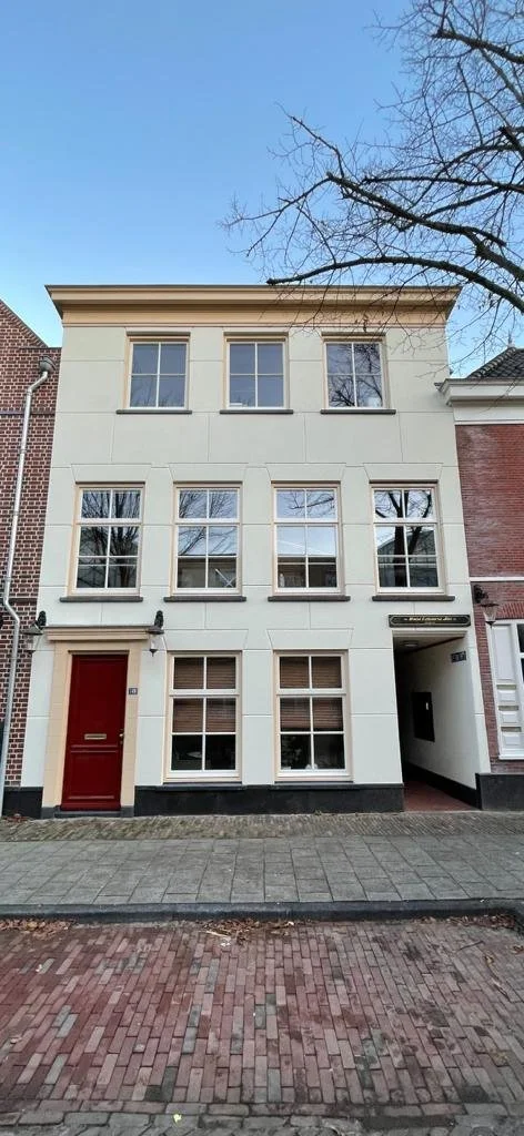 Monks voorgevel Leiden middelstegracht.jpg