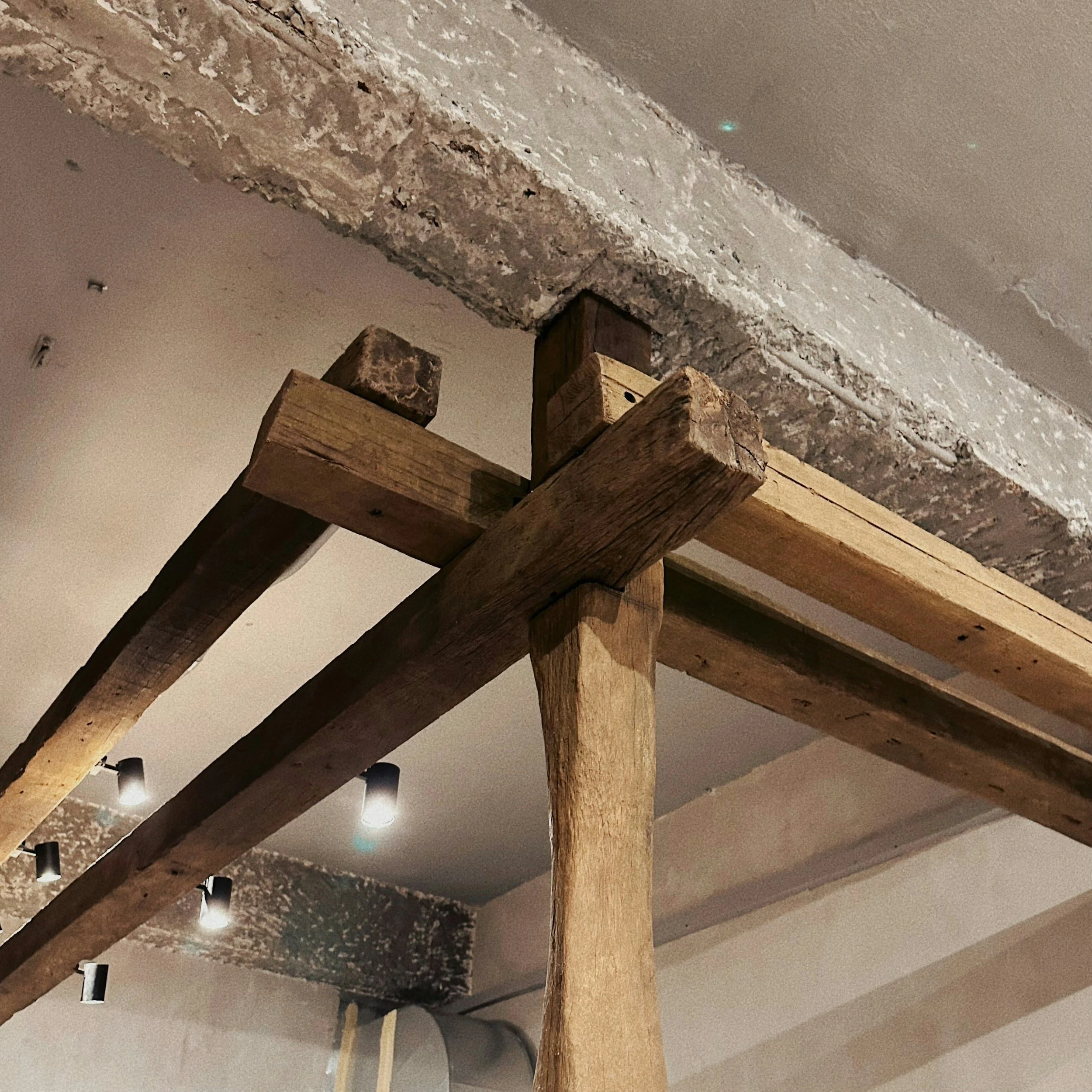 Oak wood beams