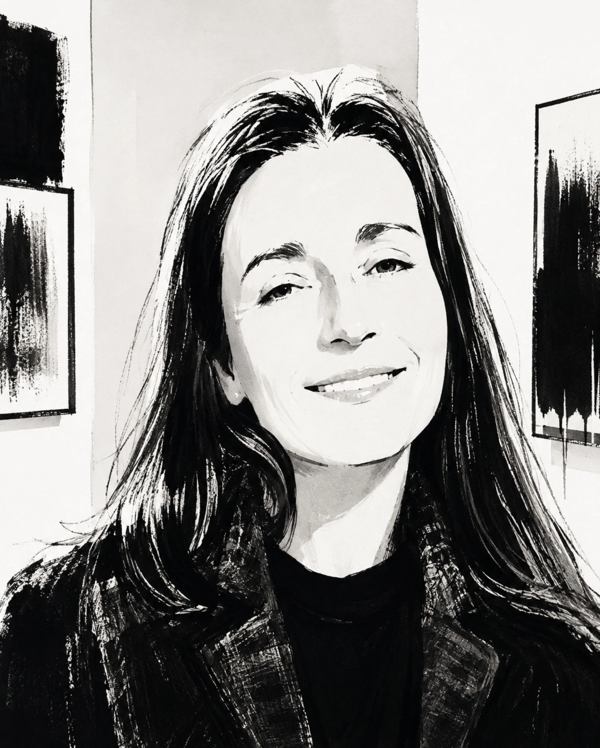 Portrait en noir et blanc d'une femme avec de longs cheveux, souriante, entourée de cadres aux bords peints, style artistique
