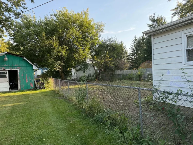 Yard cleanup service completed in the Findlay Ohio area