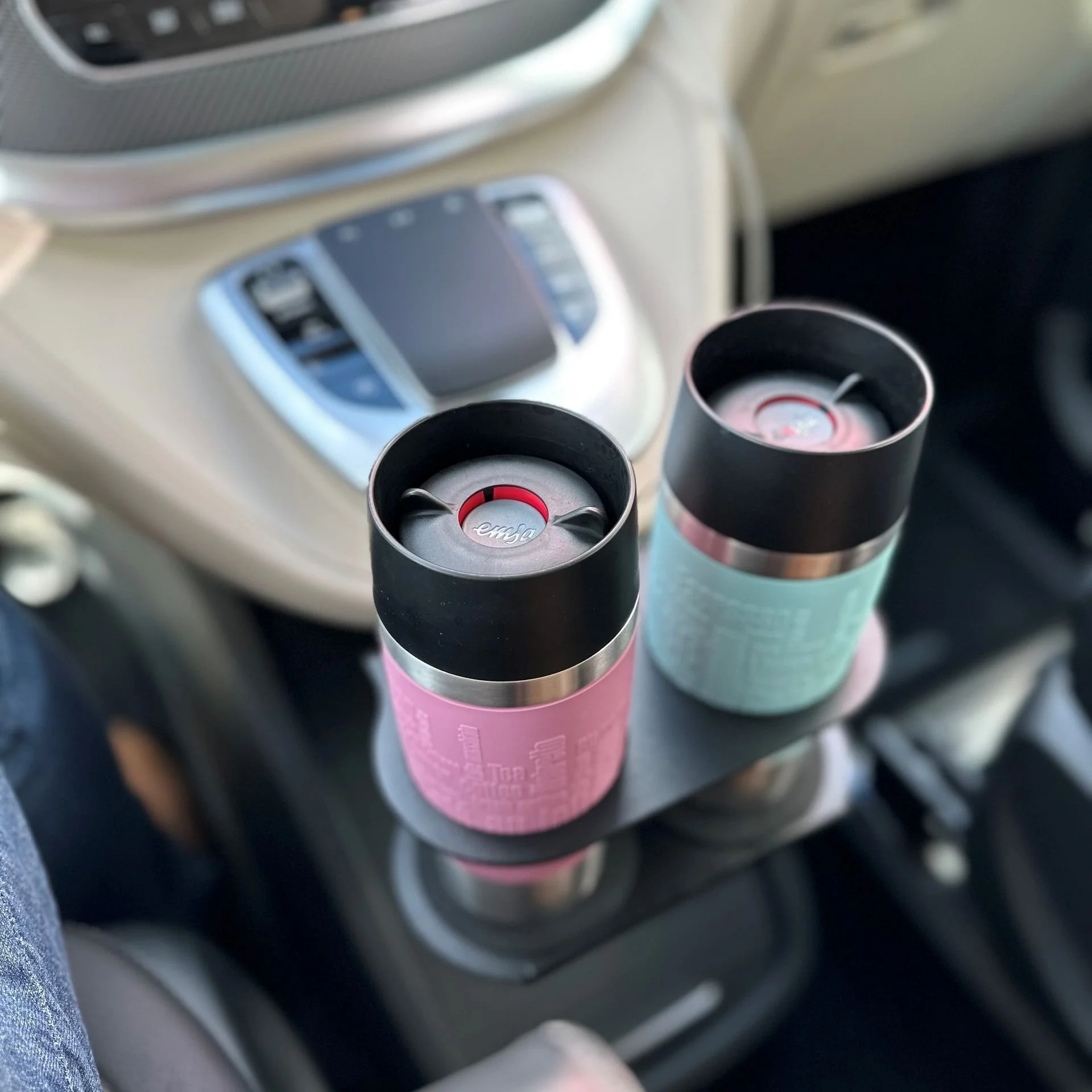 vwch2-vancupholder-duo-02-1920w.jpg