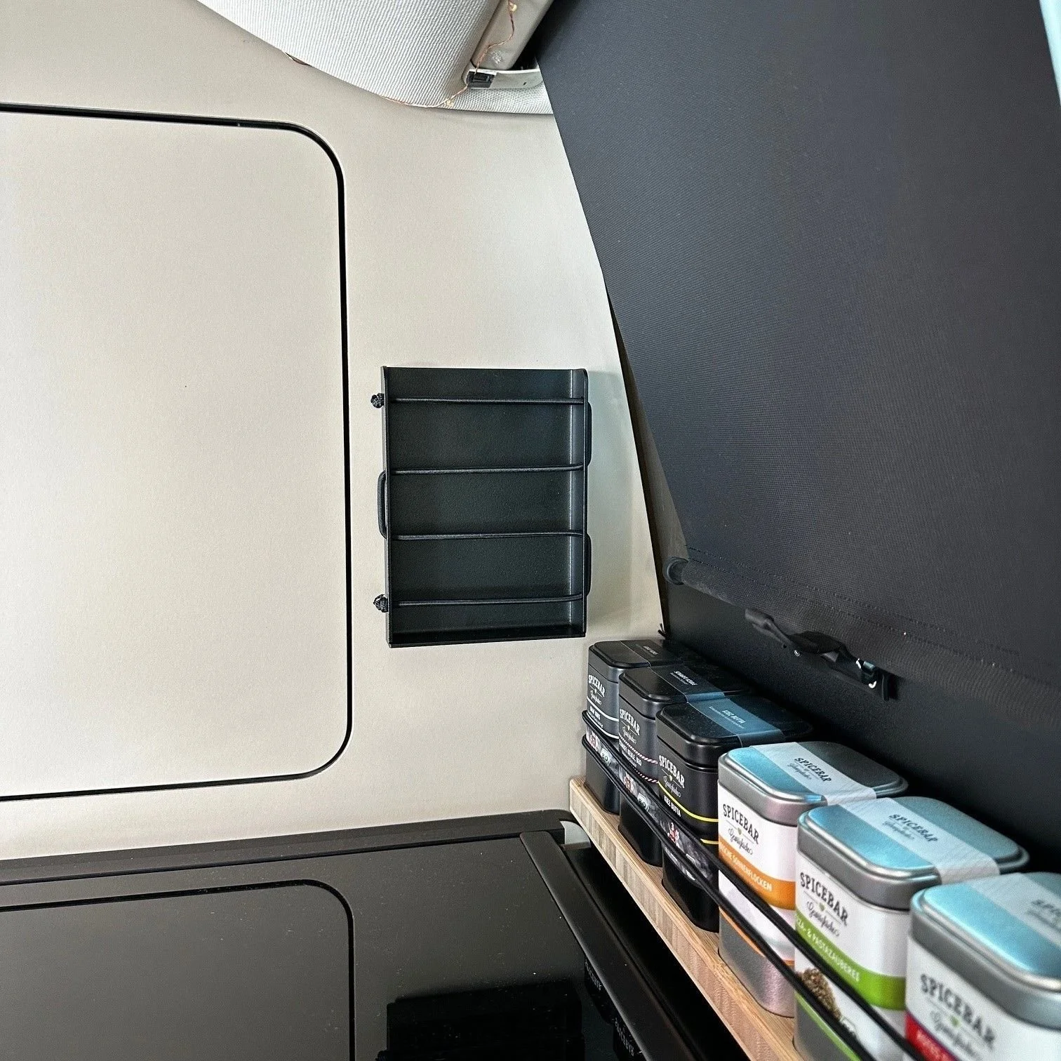 vwvst01-vanshelf-2-schwarz-01-1920w.jpg