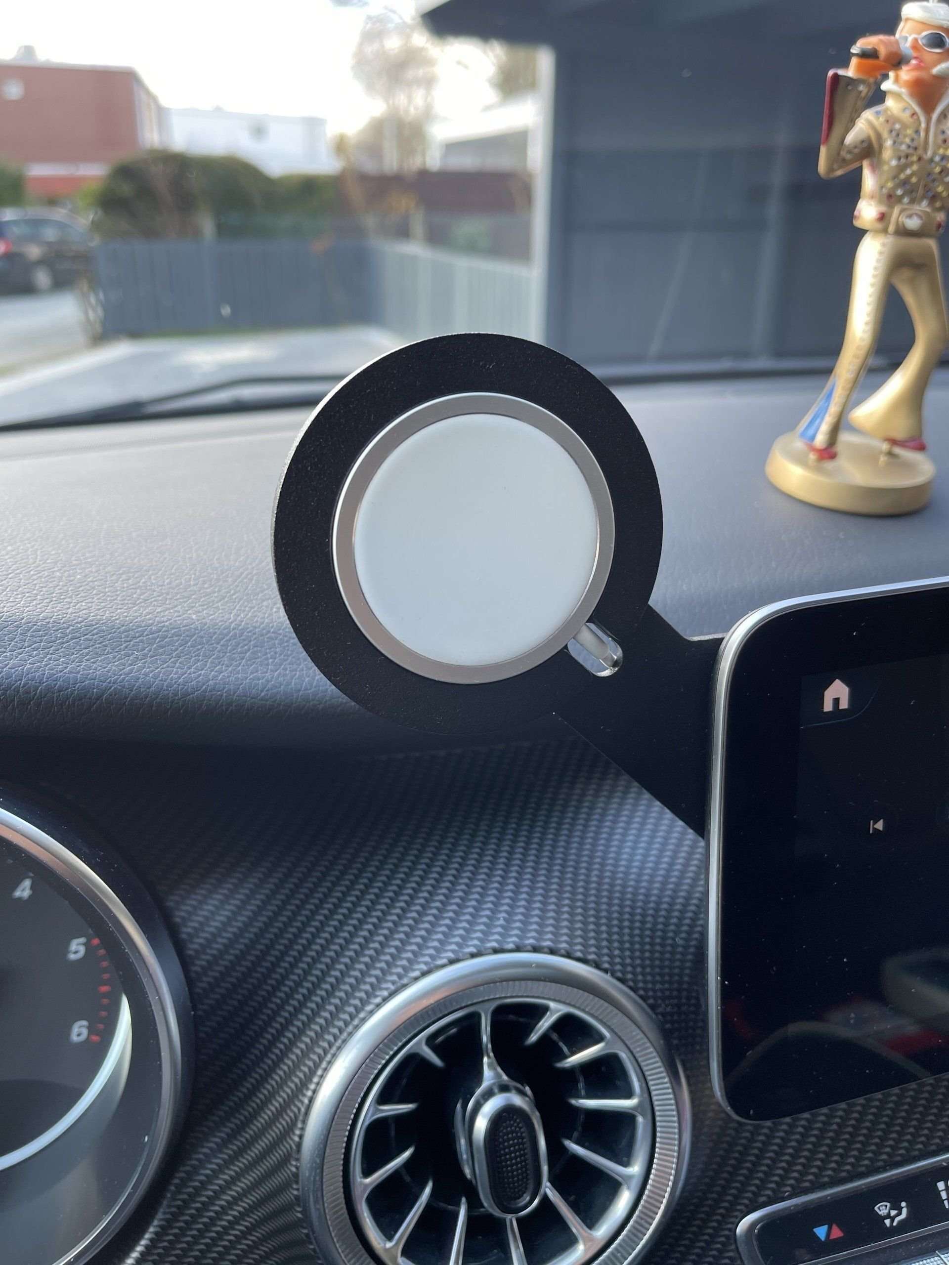vwms-vanmagsafeholder-fuer-iphone-12-13max-03-1920w.jpg