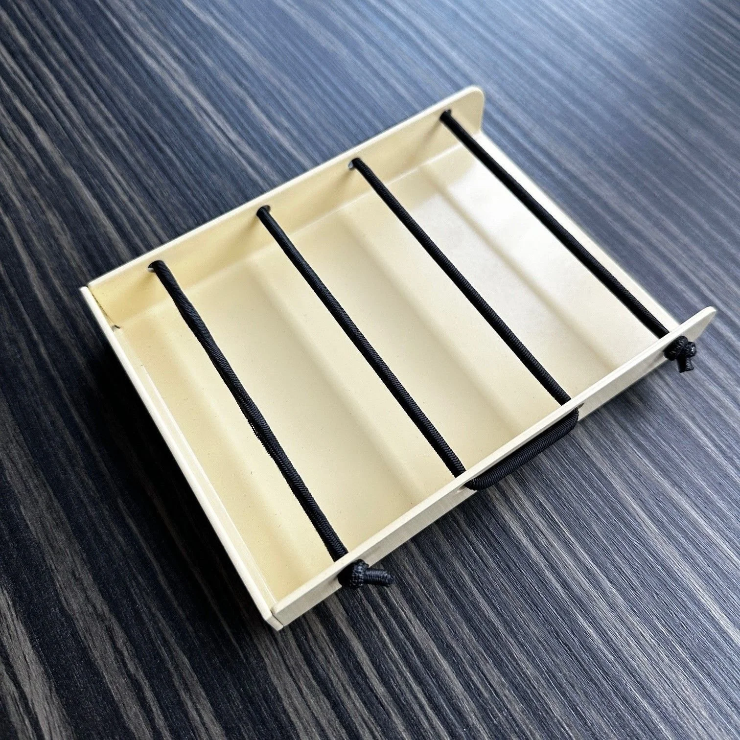 vwvst02-vanshelf-2-perlweiss-04-1920w.jpg