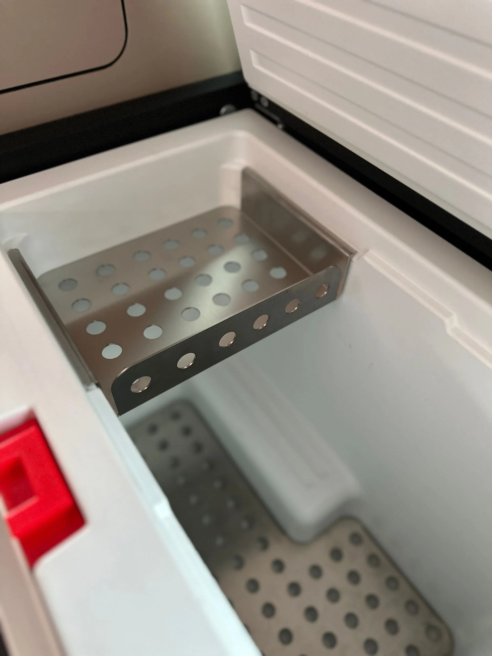 VANfridgeshelf