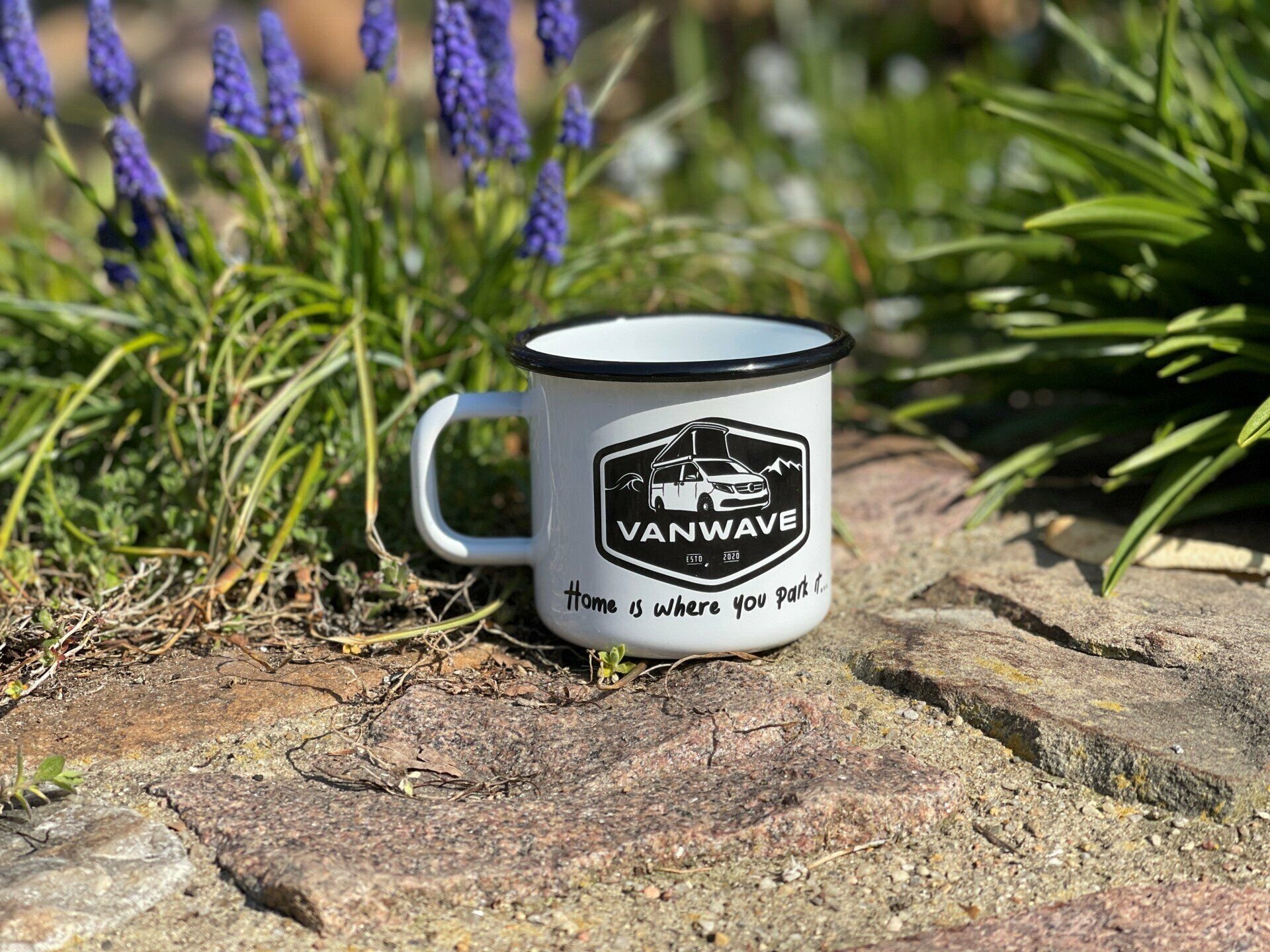 vwetw-vanwave-emaille-tasse-03-1920w.jpg