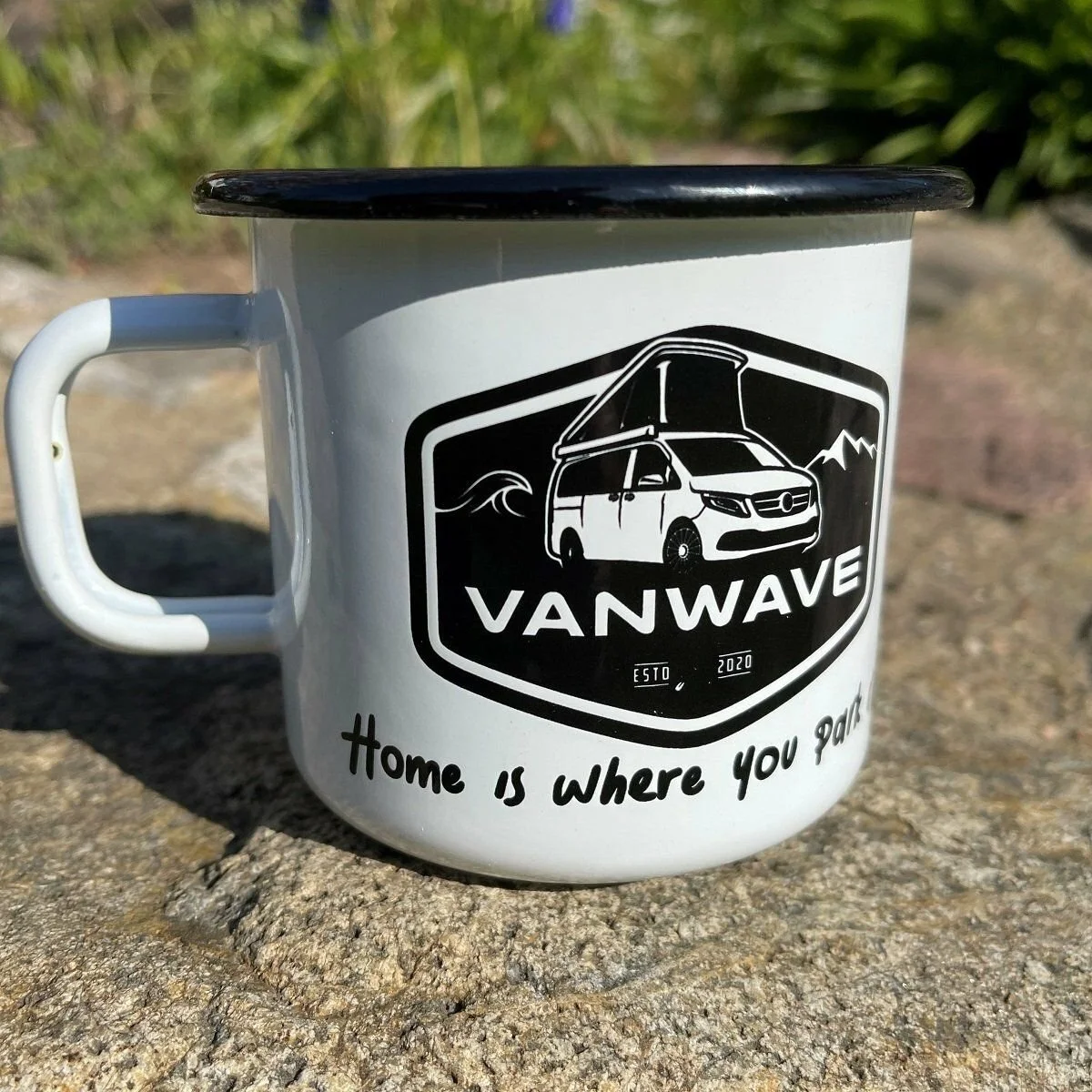 vwetw-vanwave-emaille-tasse-04-1920w.jpg