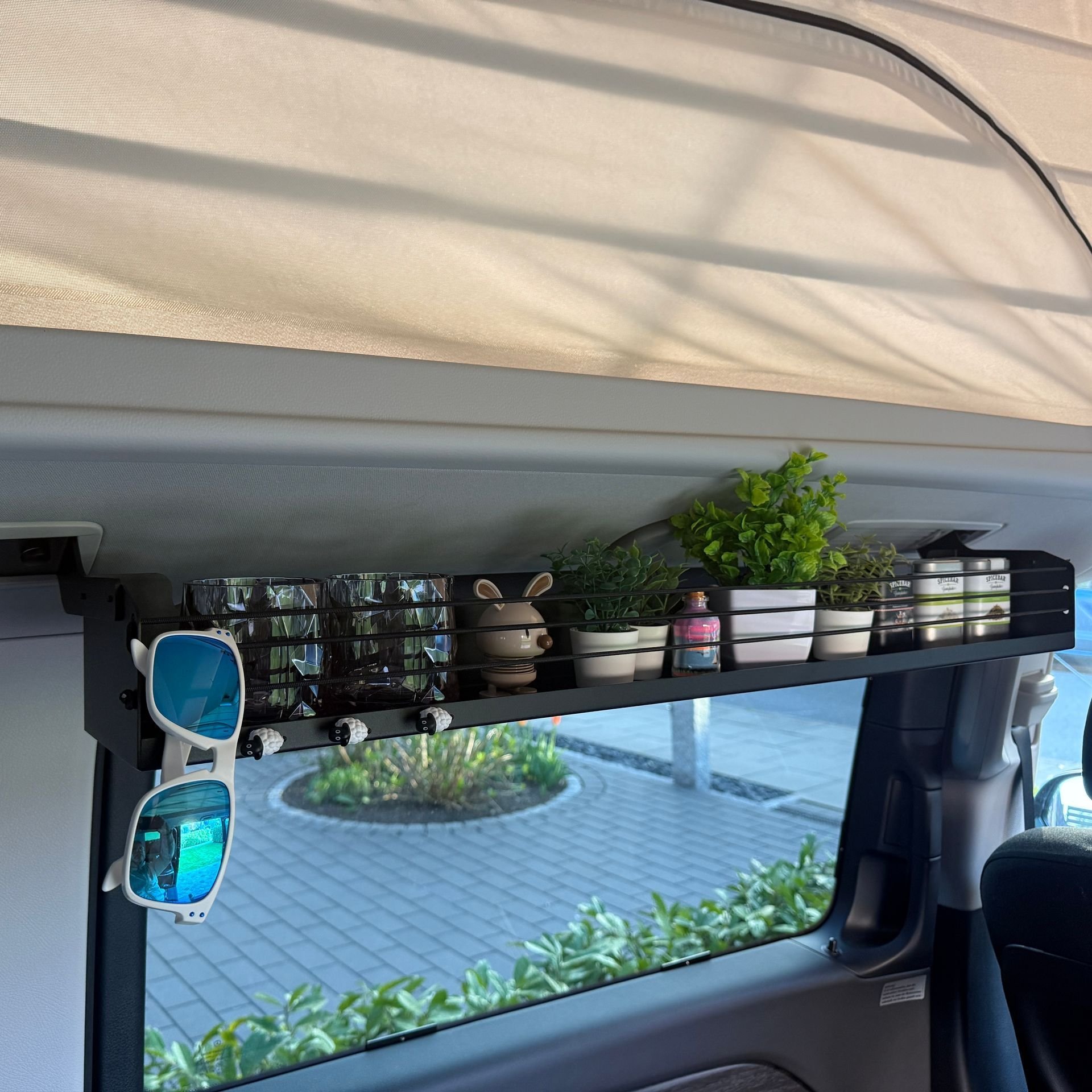 vwvs3-v01-vanshelf-3-06-1920w.jpg