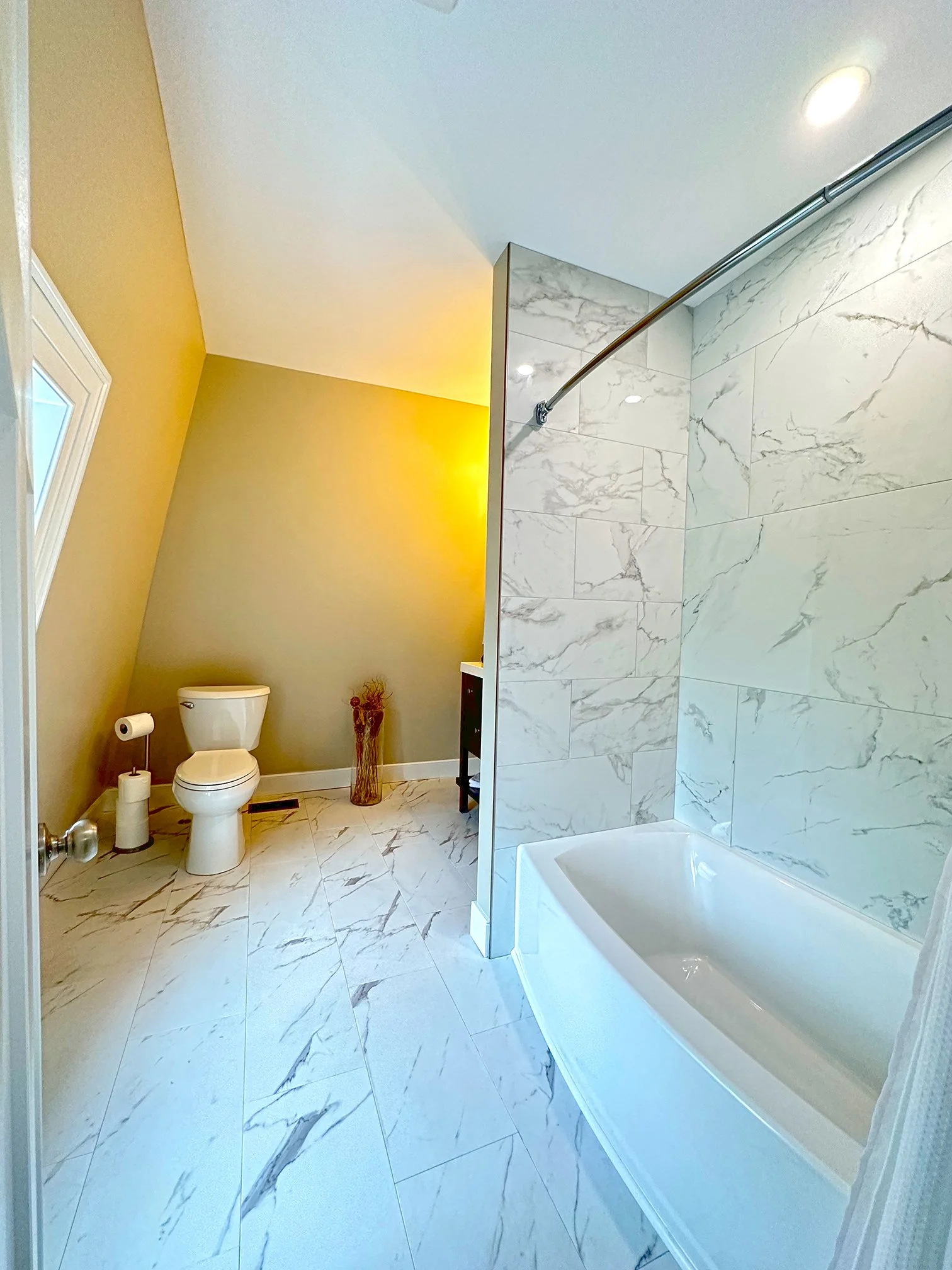bathroom 4 1.jpg