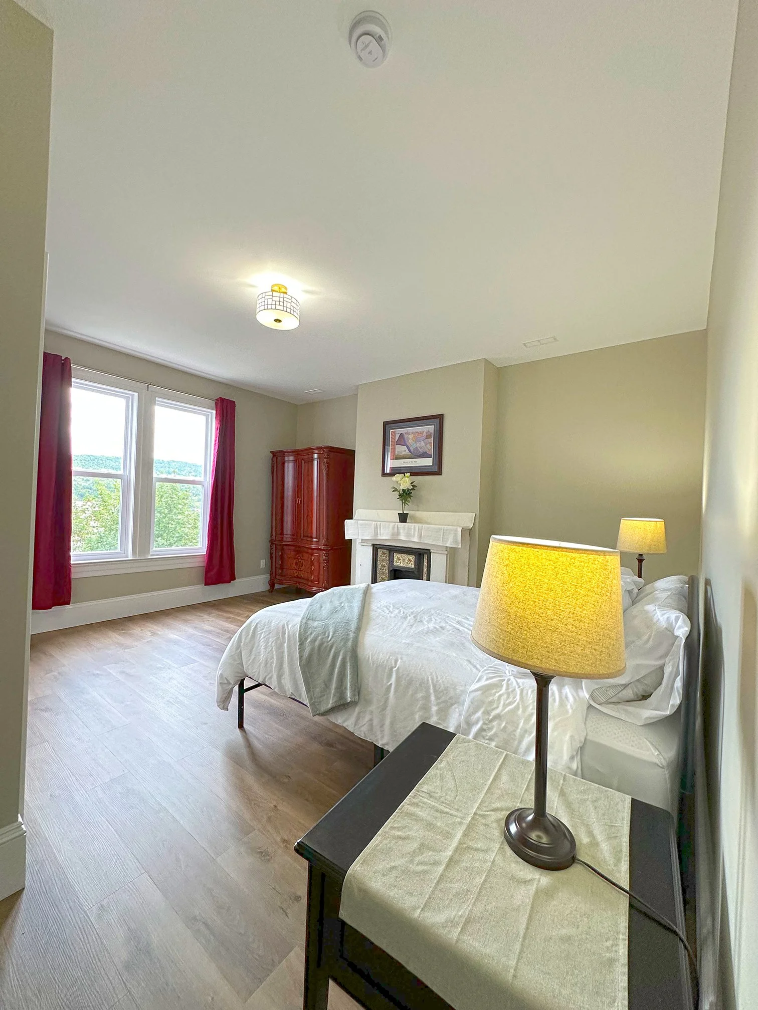 bedroom 1 1.jpg