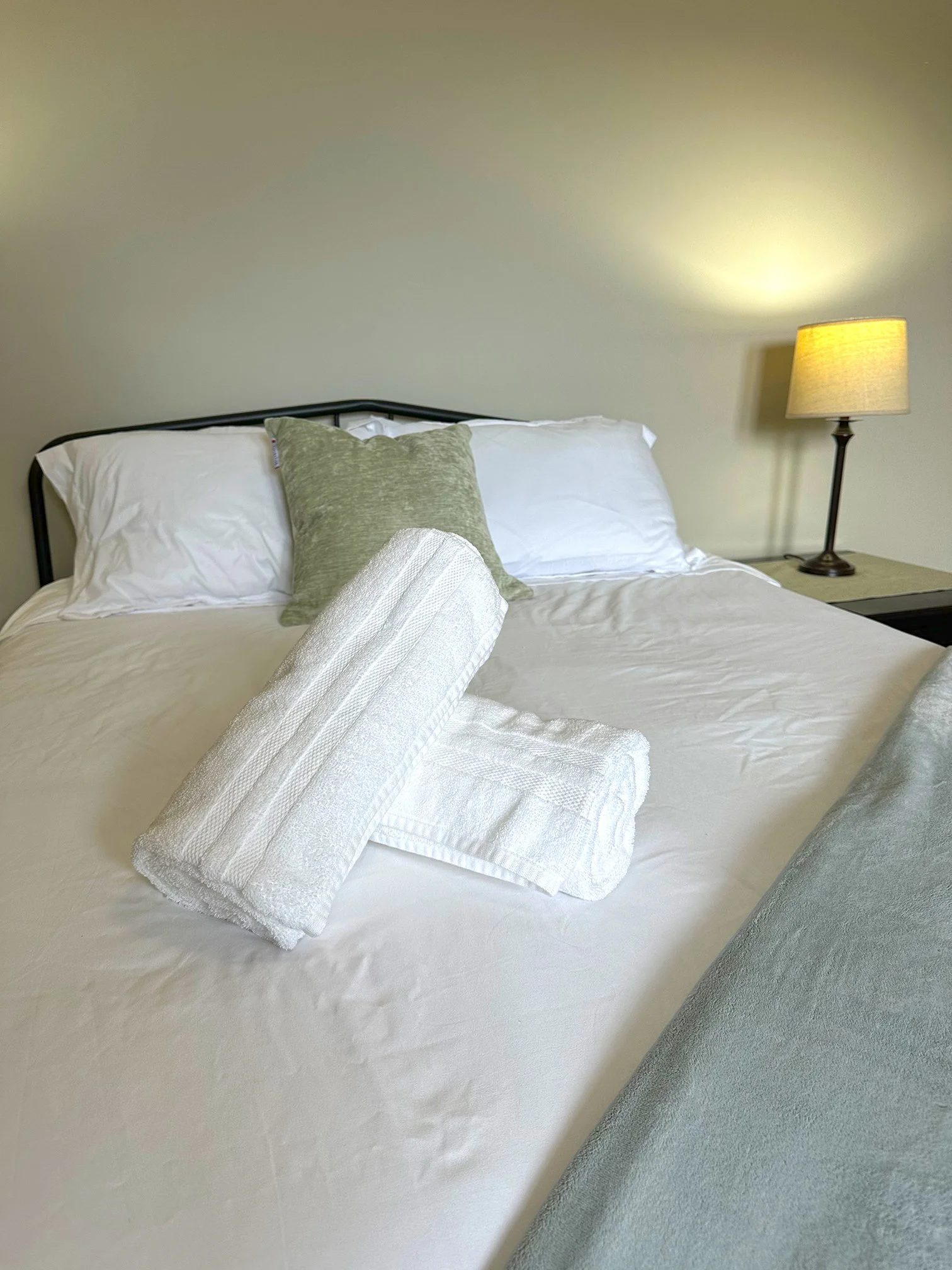 bedroom 1 8.jpg