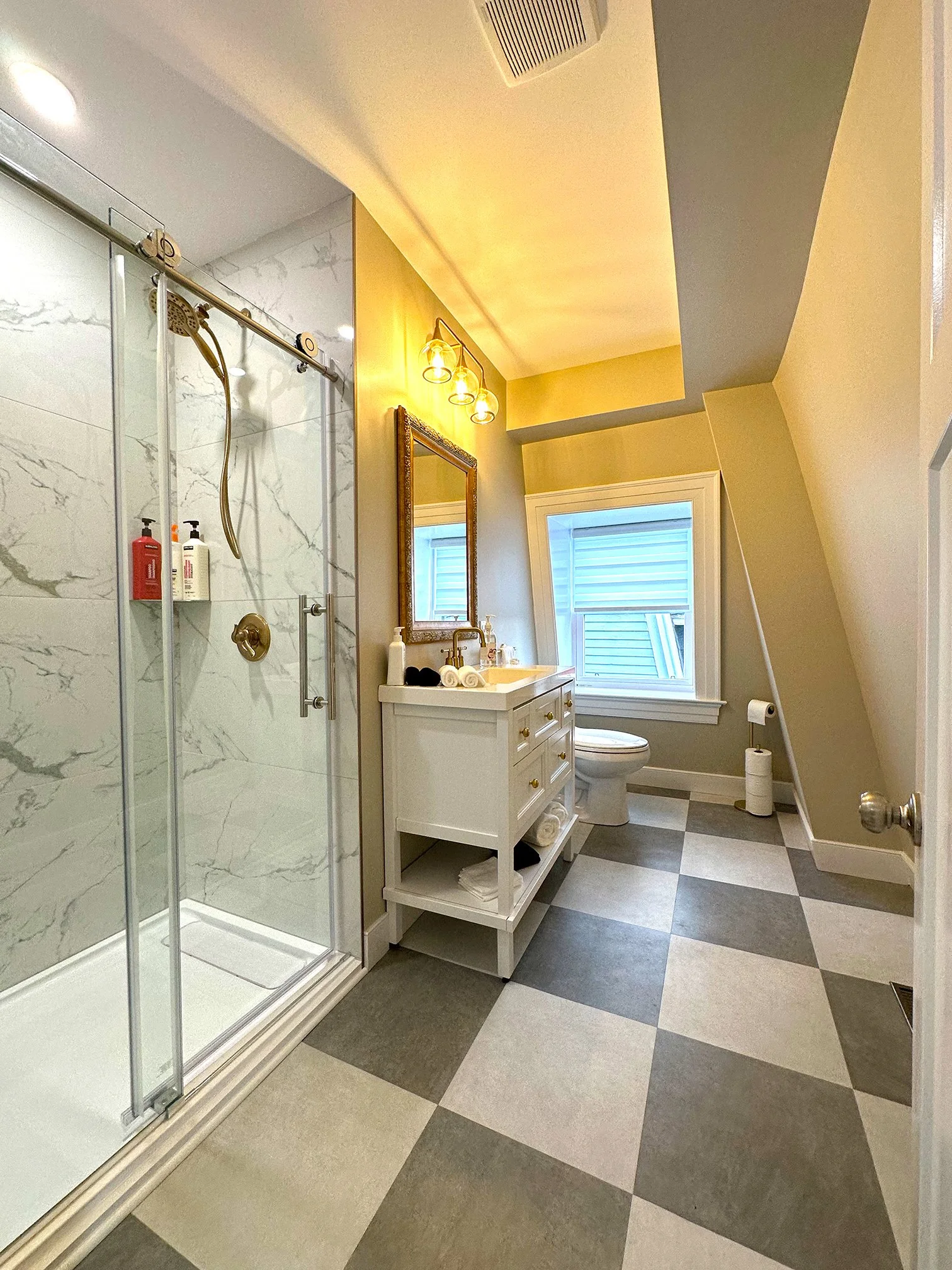 bathroom 3 1.jpg
