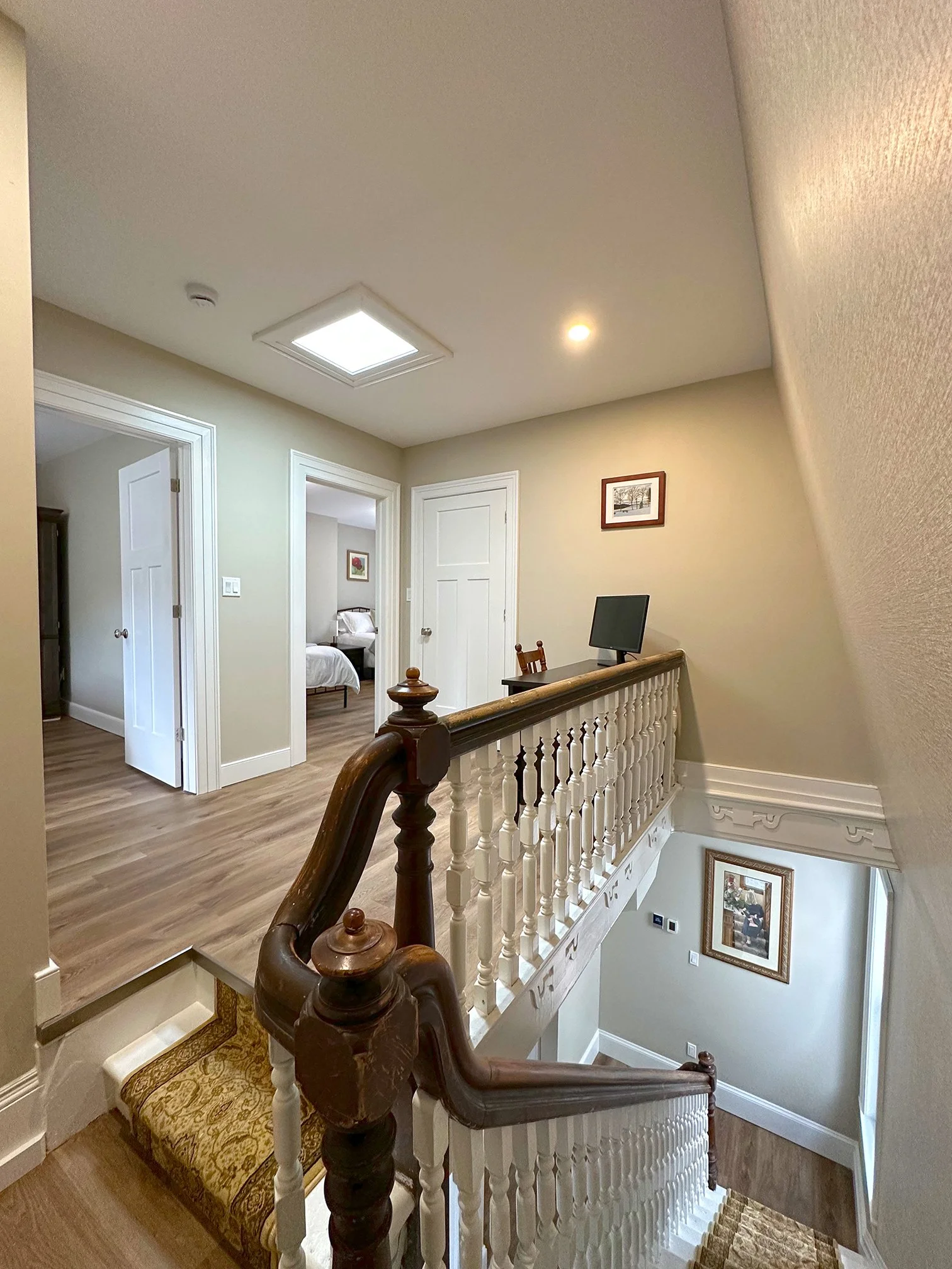 3rd floor landing 1.jpg