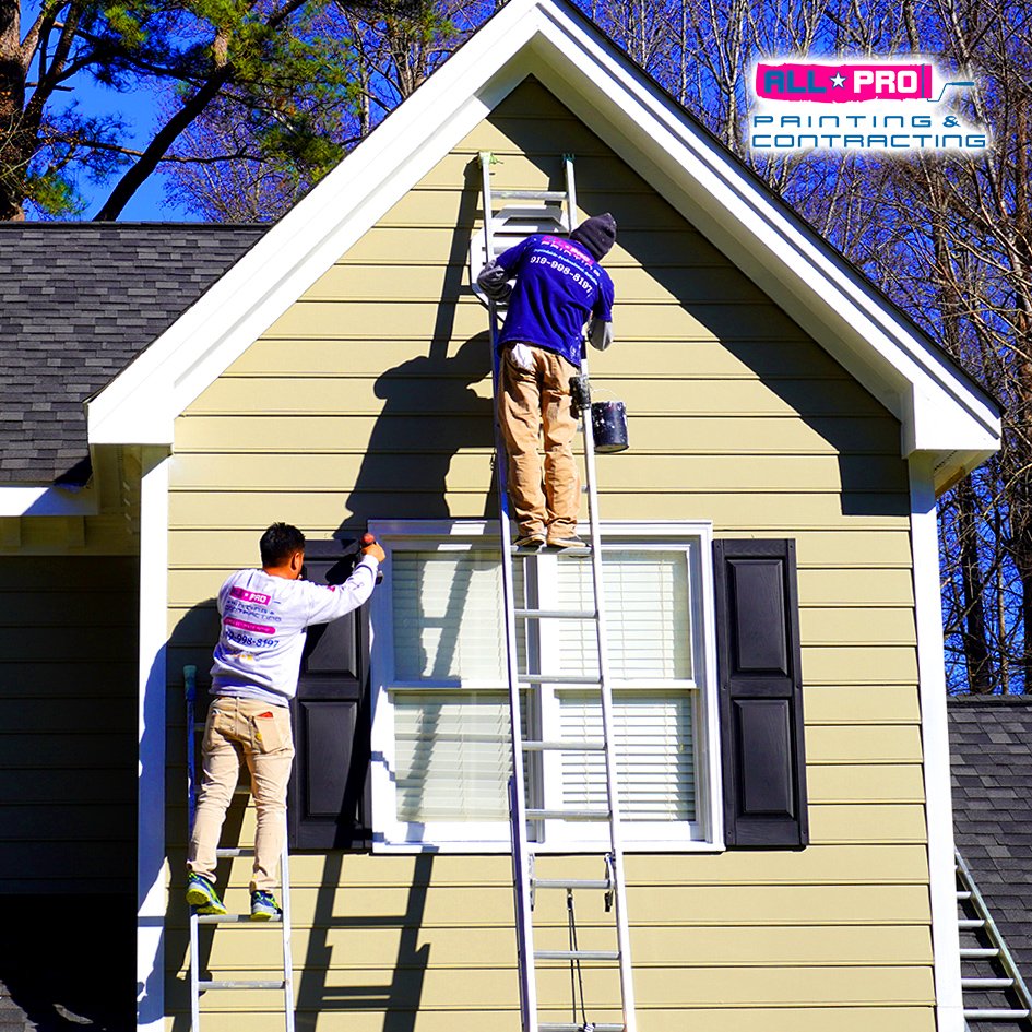 🎨 How To Make Your House's Exterior Paint Last Longer in North Carolina🏡
