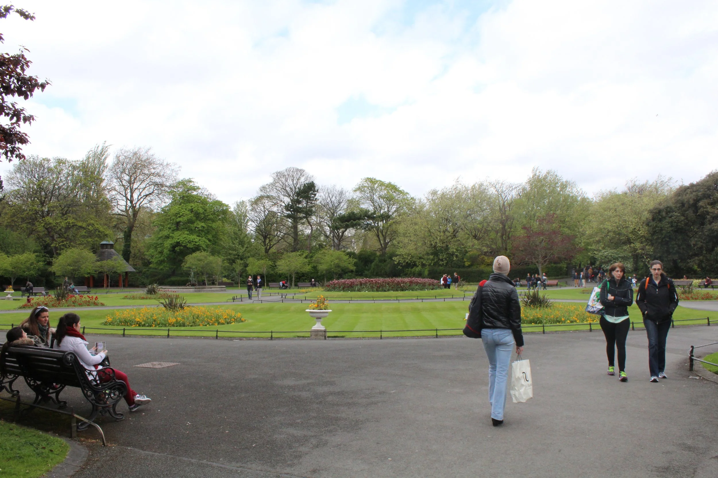 15-0509_Dublin-99_StStephensGreen.JPG