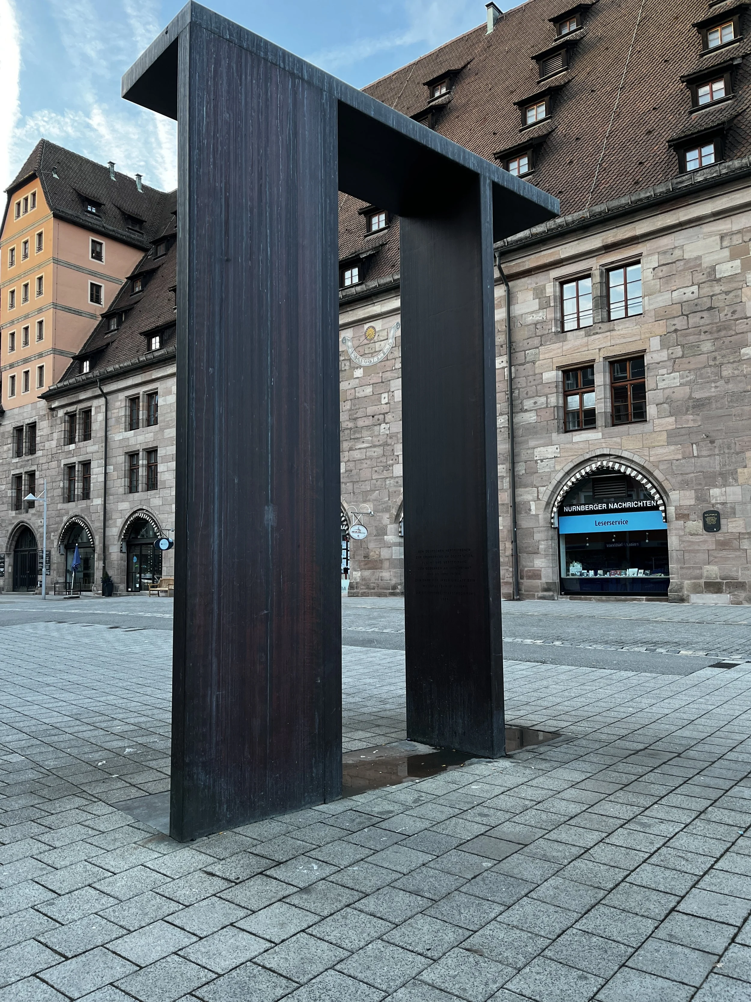 Denkmal der Vertrebenen A-Displaced Germans Memorial.jpg