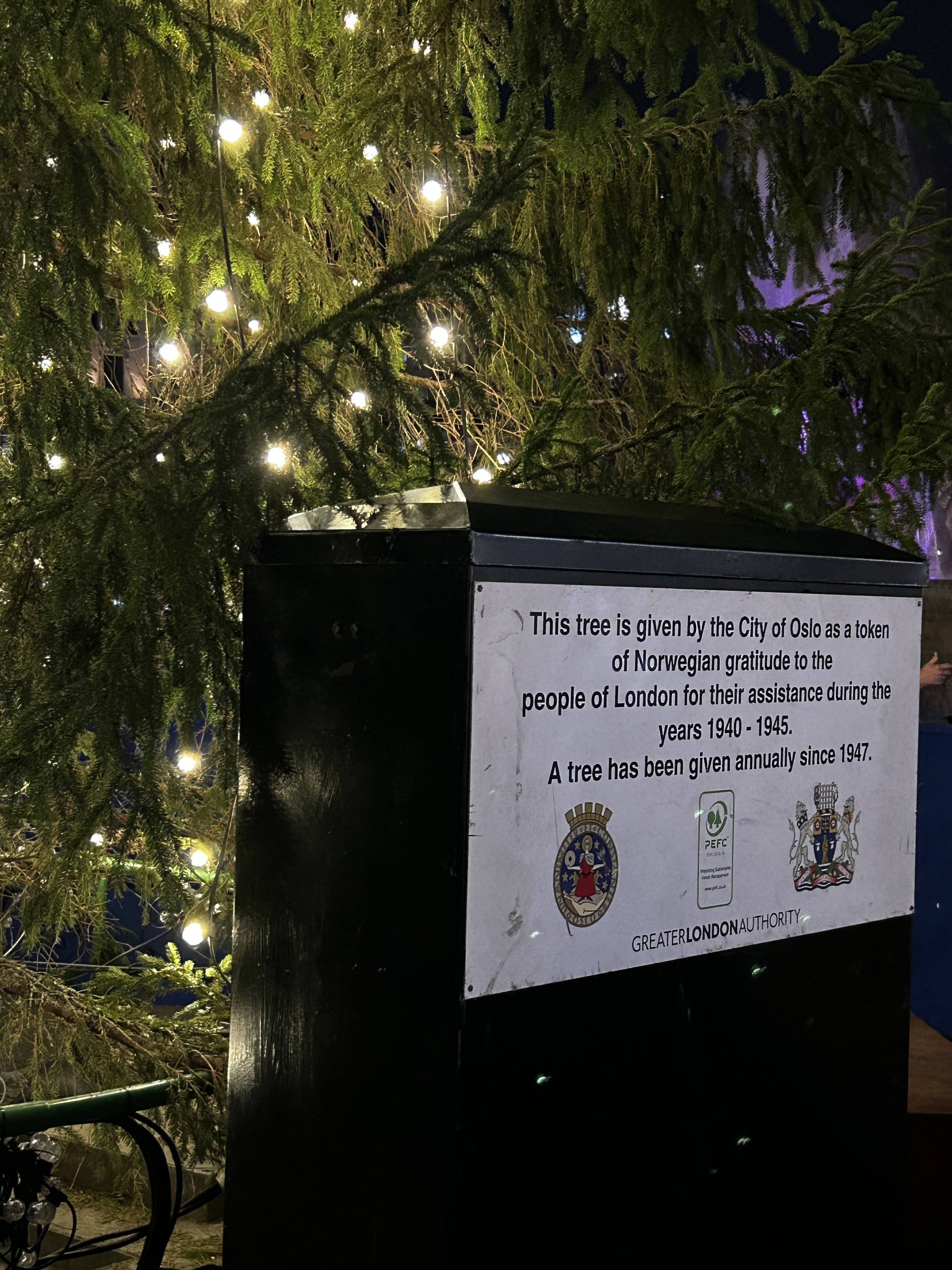 XMas Tree From Norway-Trafalgar Square.jpg