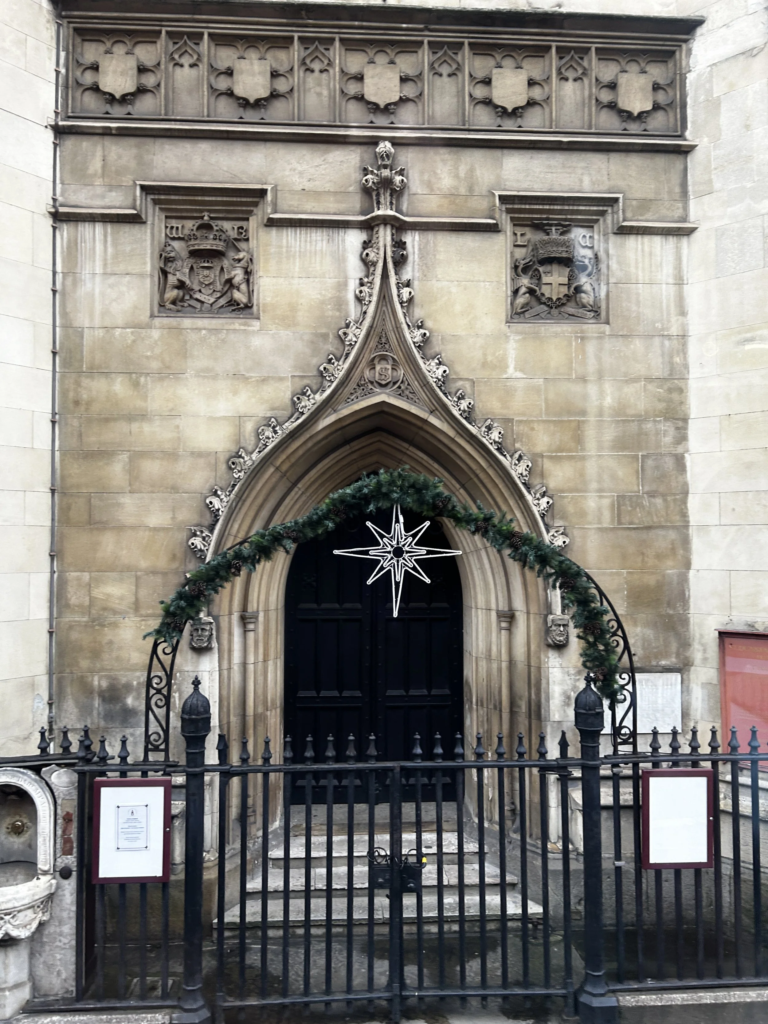 St. Dunstan in the West 1.jpg
