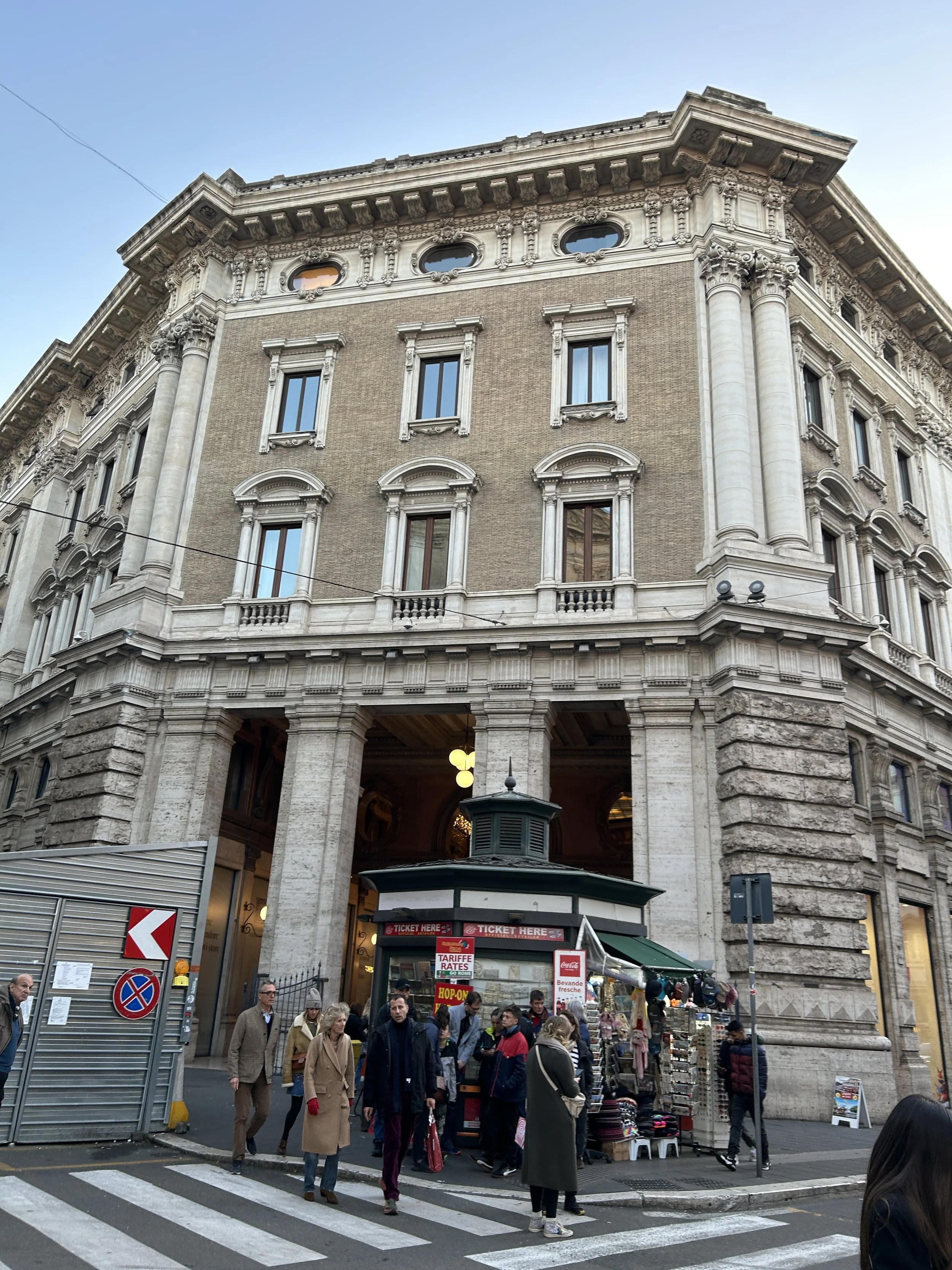 Largo Chigi Mall