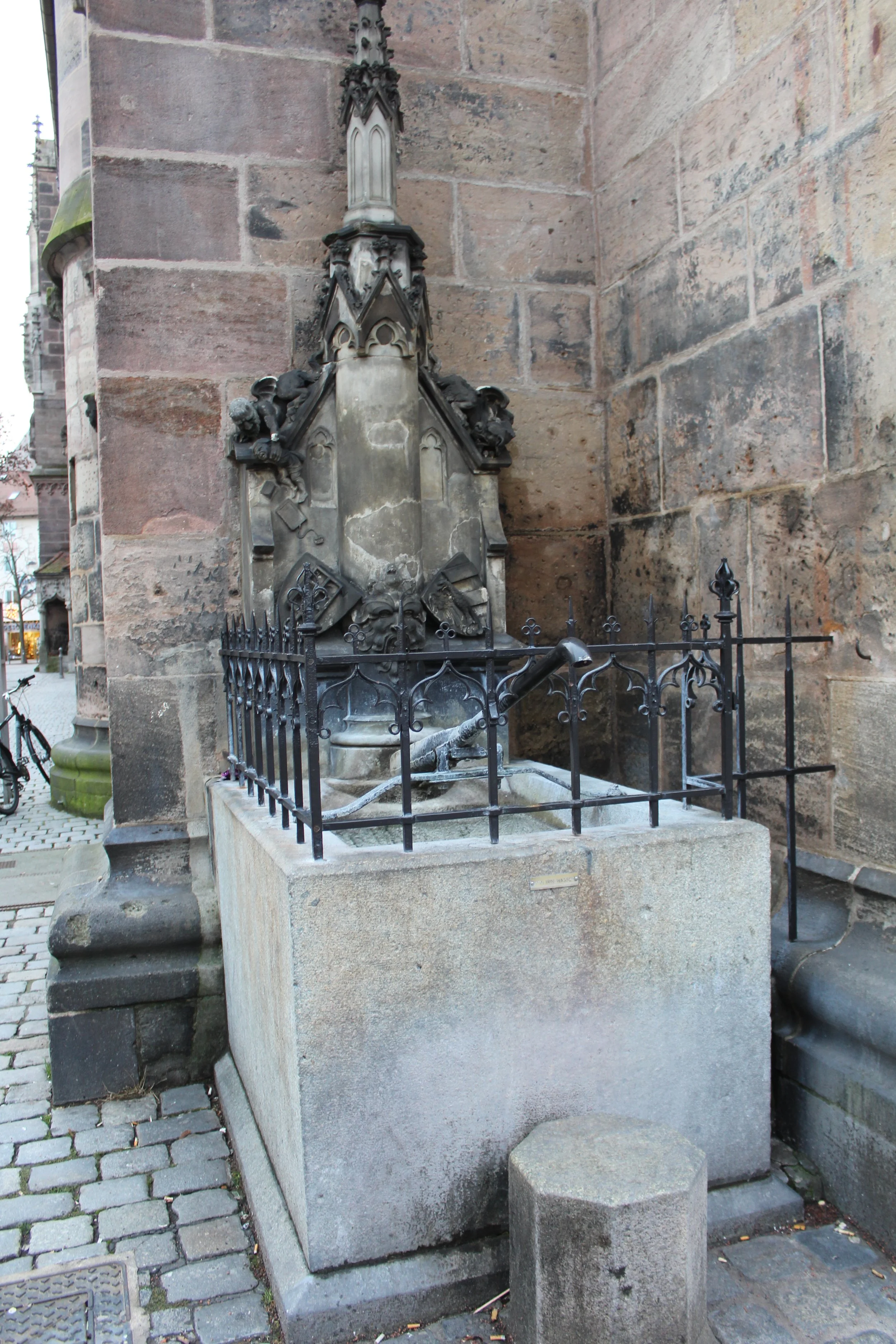Lorenzkirche Church-St Laurence F.JPG