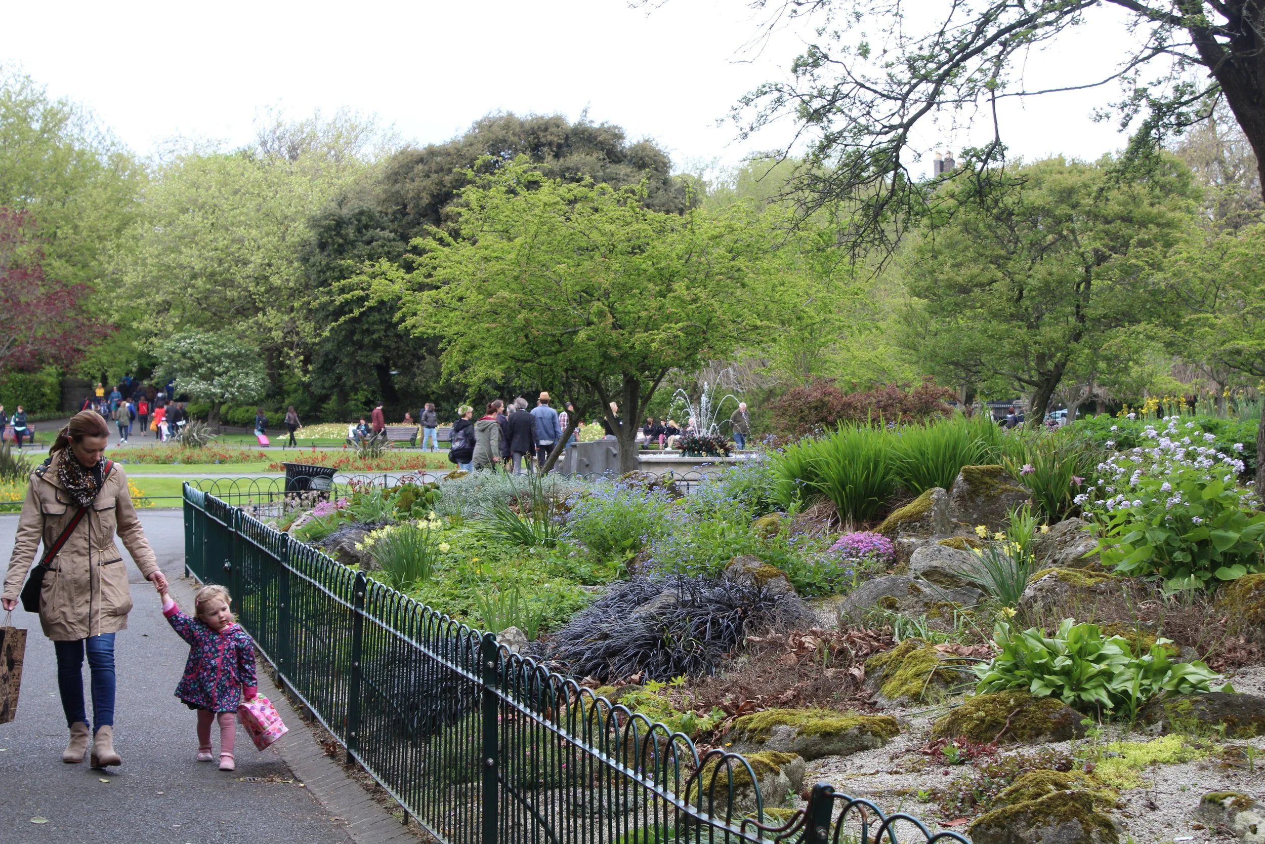 15-0509_Dublin-98_StStephensGreen.JPG