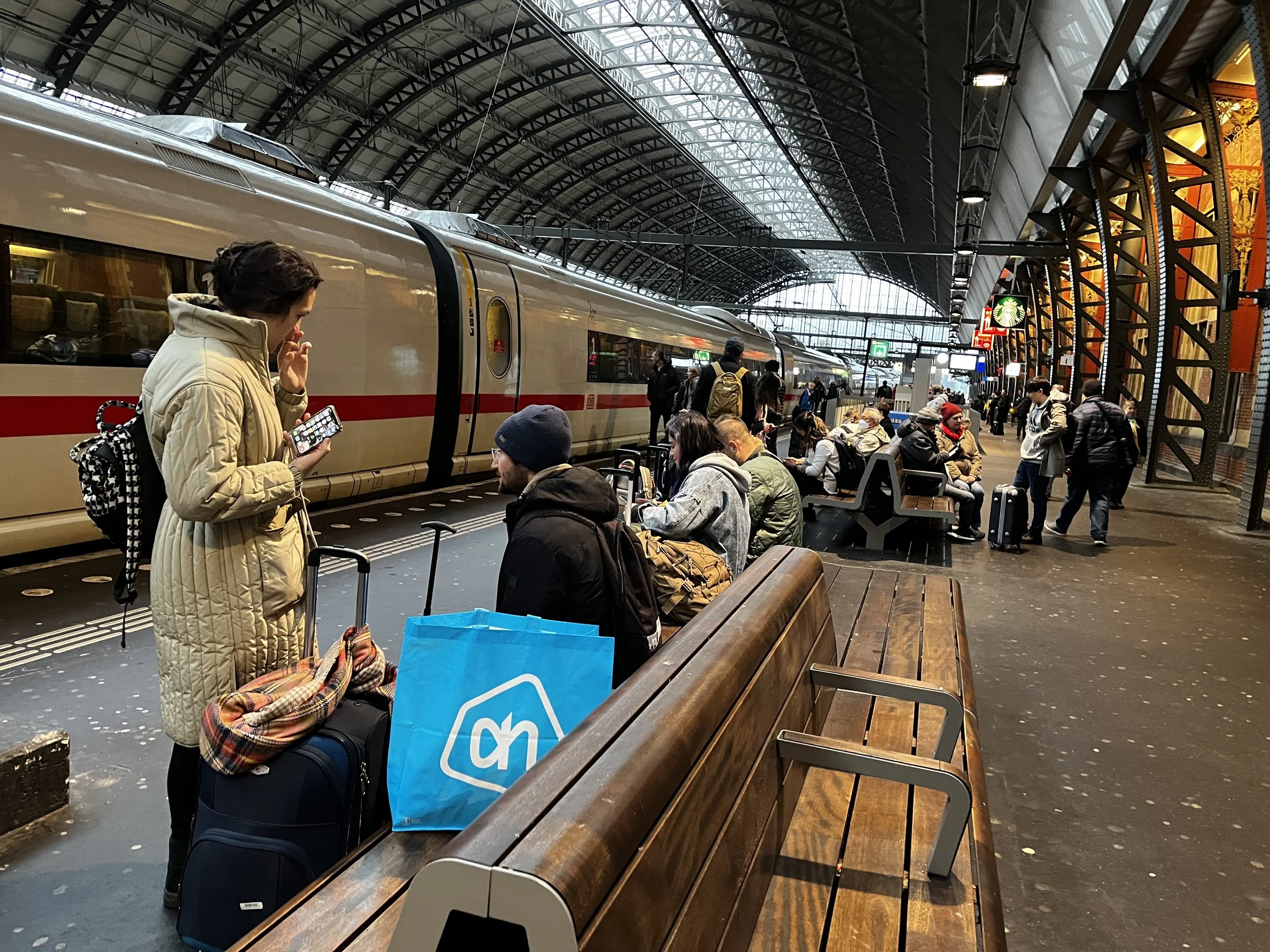 Schiphol Railway Station d.JPG