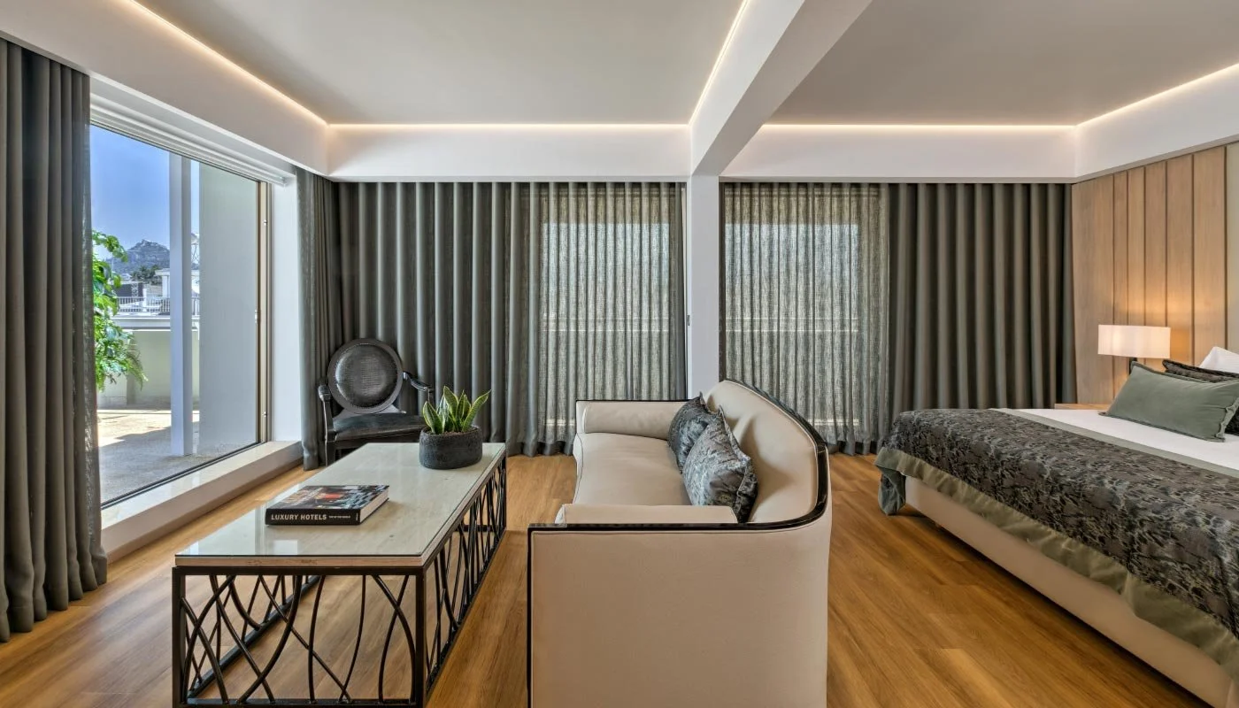 divani-palace-acropolis-executive-suite-living-room-03.jpg