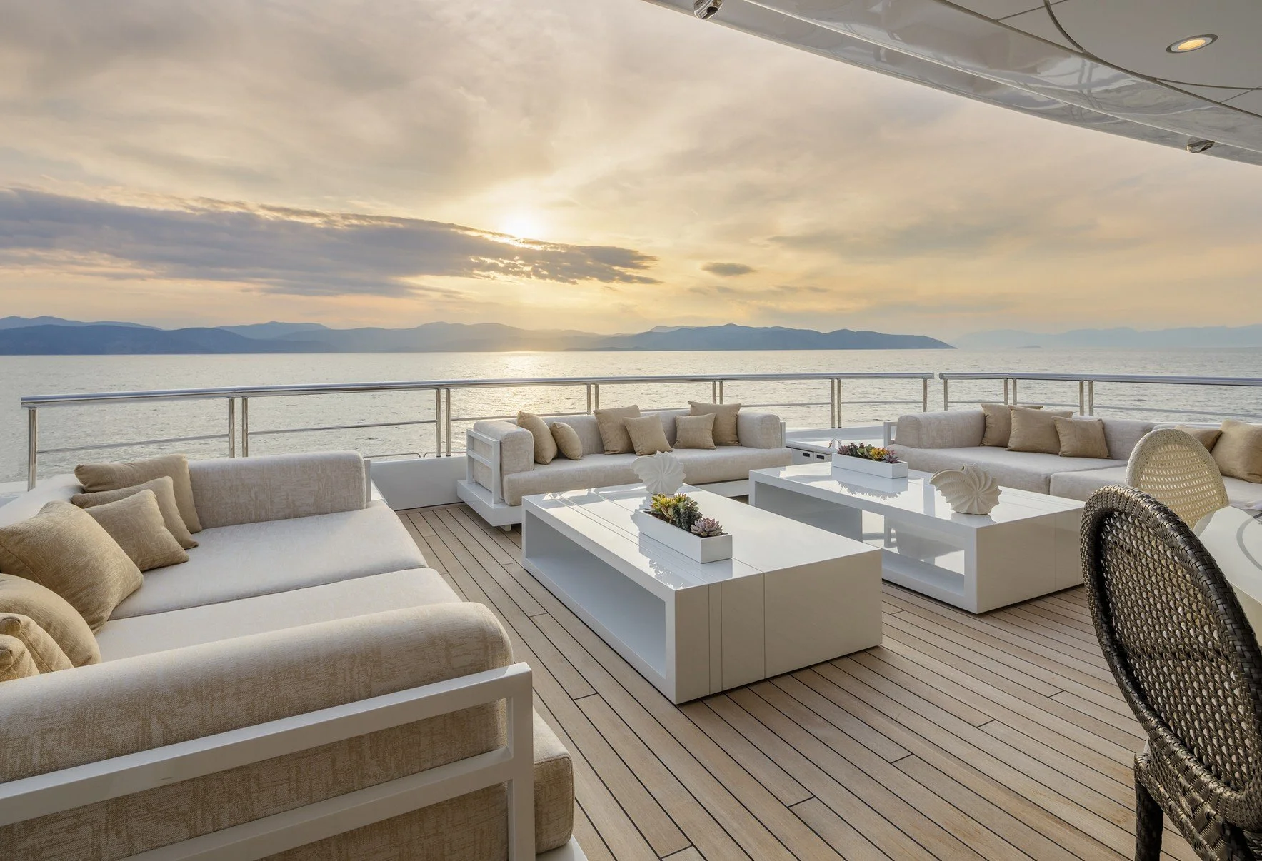 luxury-charter-yacht-lady-vera-5.jpg