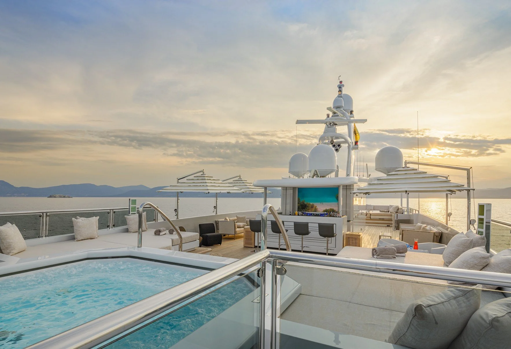 luxury-charter-yacht-lady-vera-6.jpg