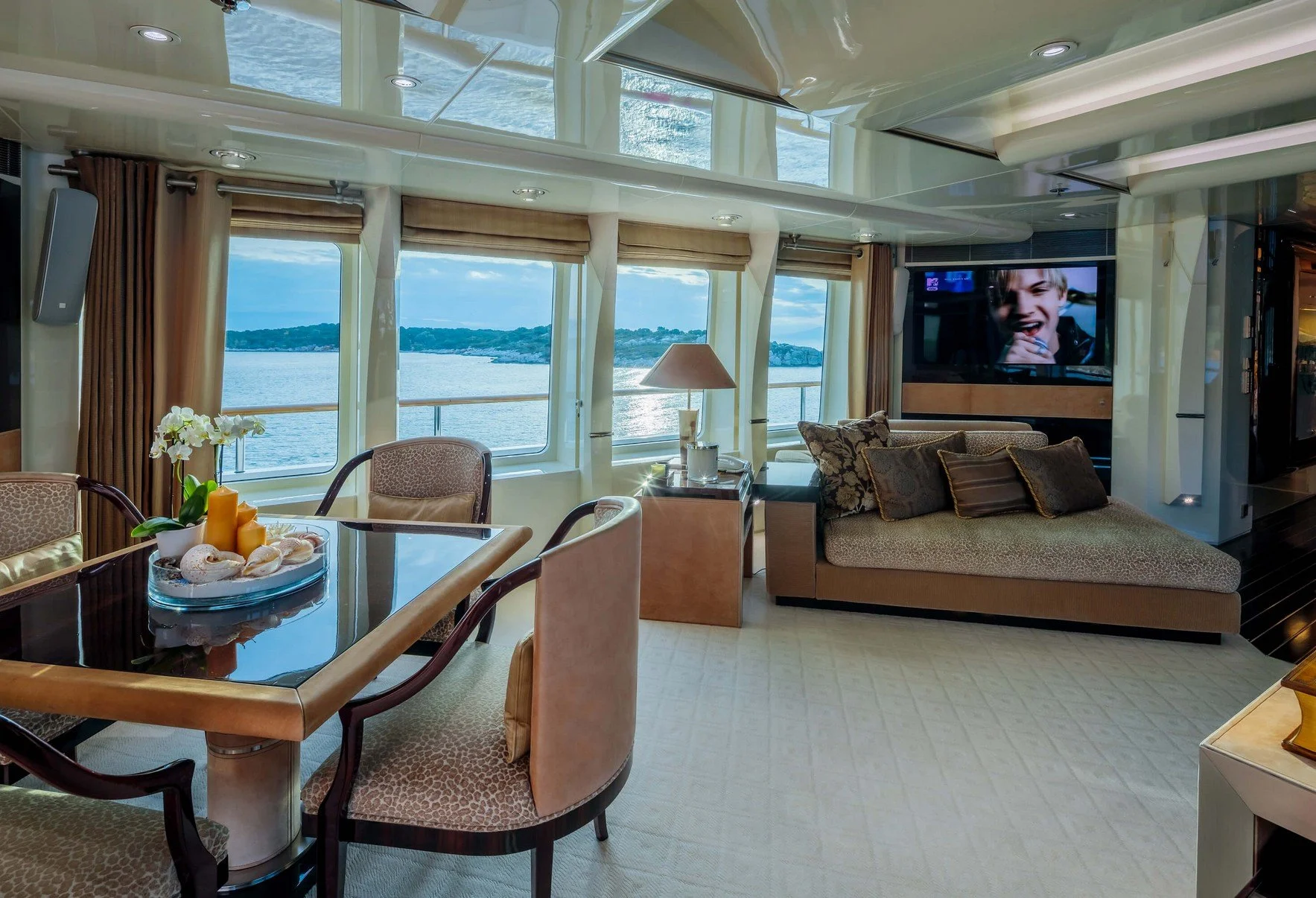 luxury-charter-yacht-vera-25.jpg