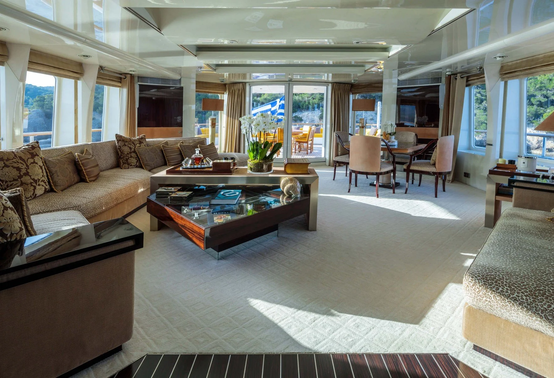 luxury-charter-yacht-vera-23.jpg