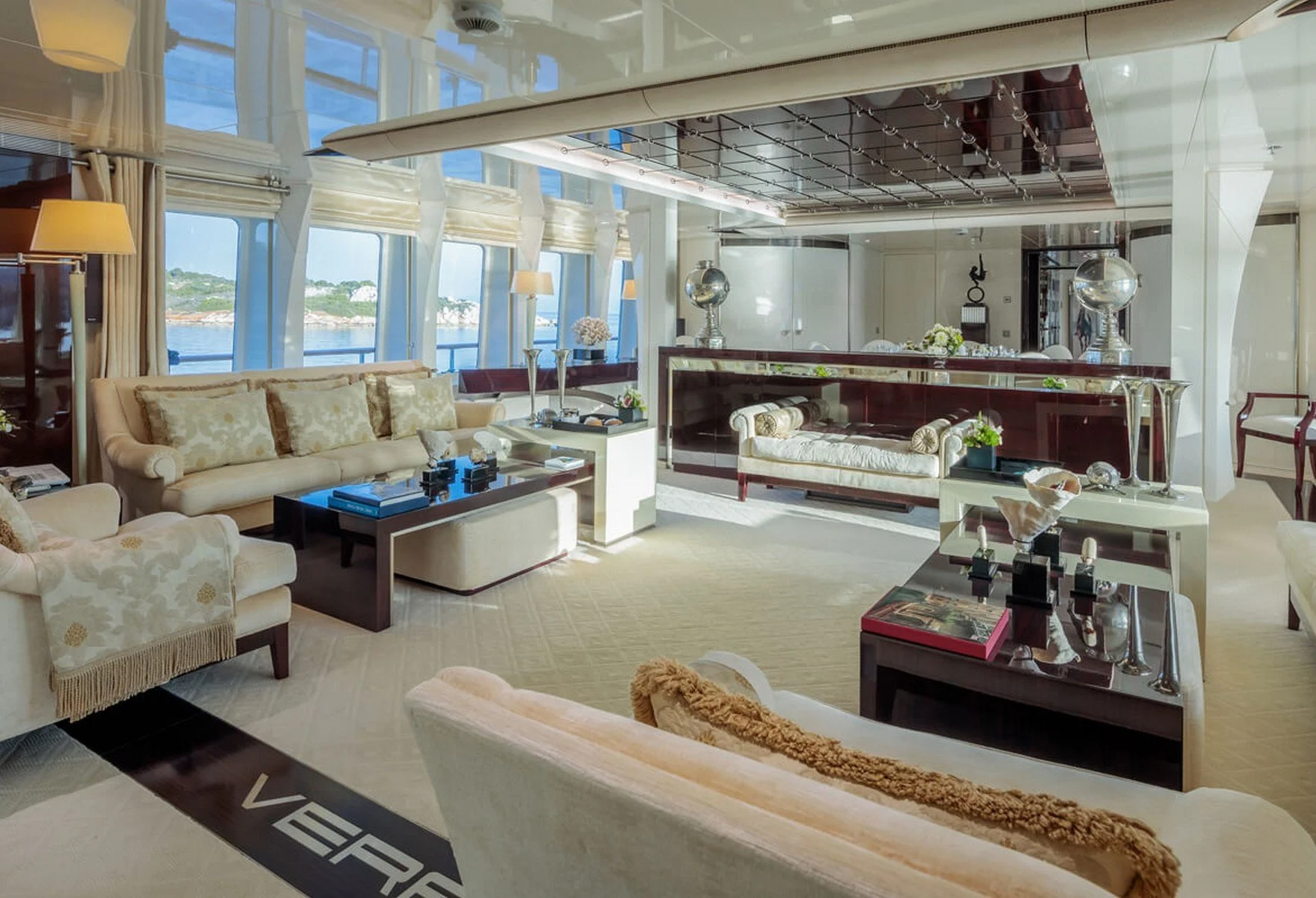 luxury-charter-yacht-vera-17.jpg