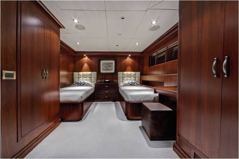 6-interior.jpg