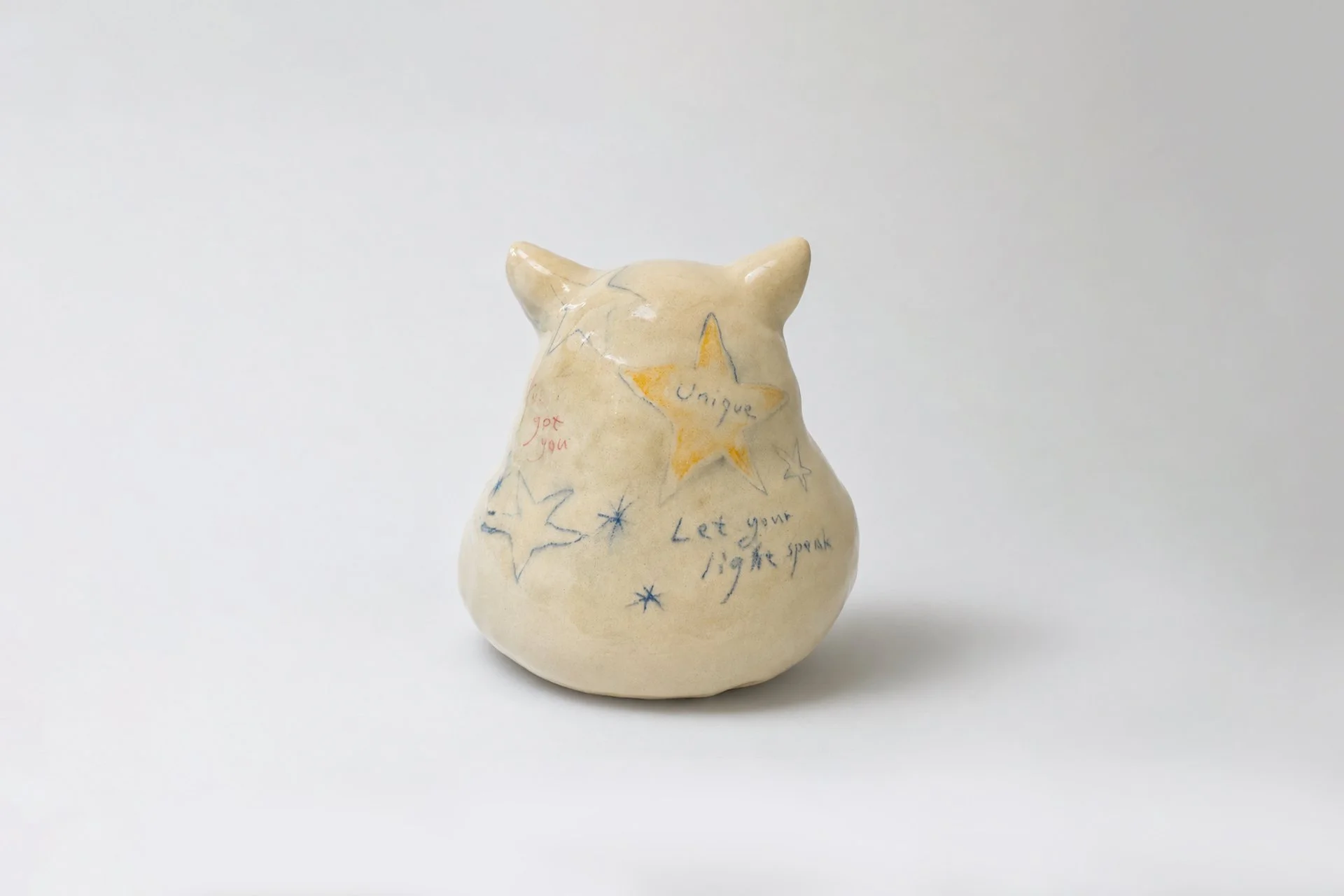 白燿毛怪 - Let your light speak, 18.5x18.5x18.5cm, 陶土、釉料, 2025