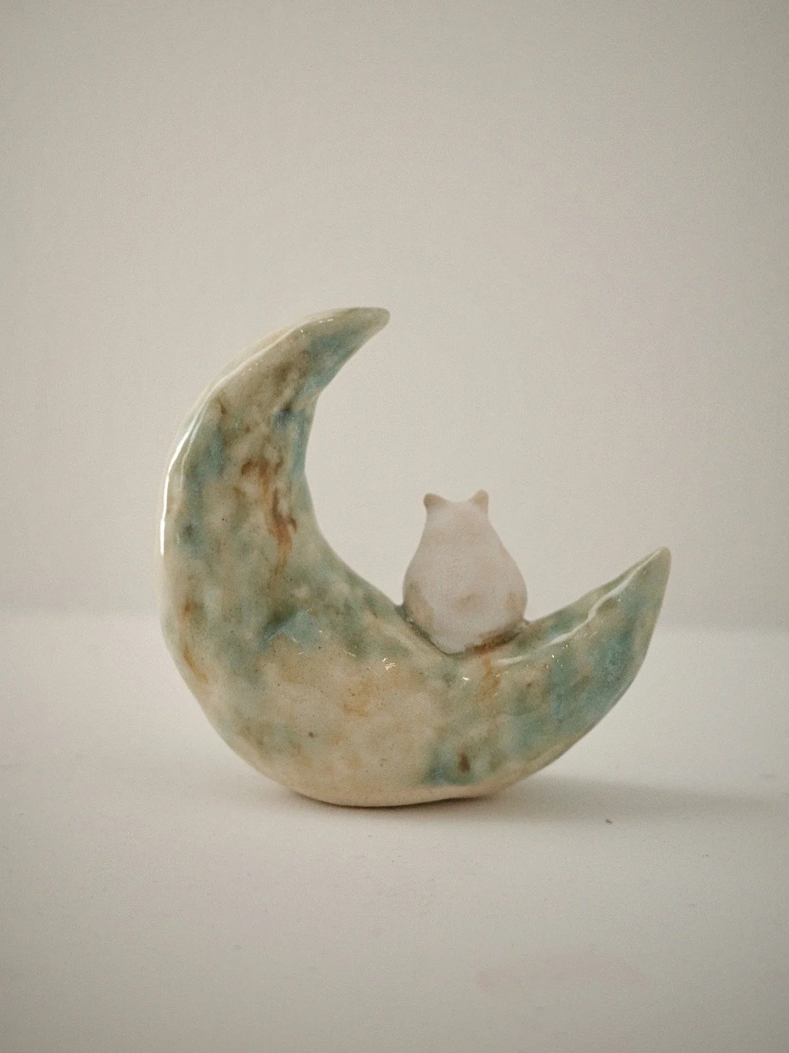 白燿之月, 11x11x4cm, 半瓷土、釉料, 2024 / ( Sold, 私人收藏 )