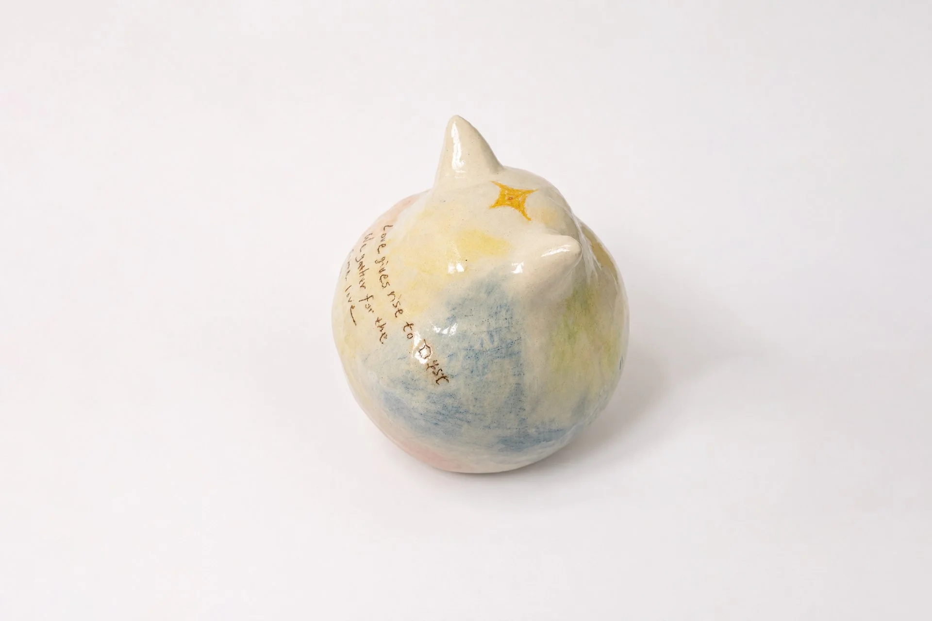 白燿毛怪 - 你是被愛的, 18x18x16cm, 陶土、釉料, 2025