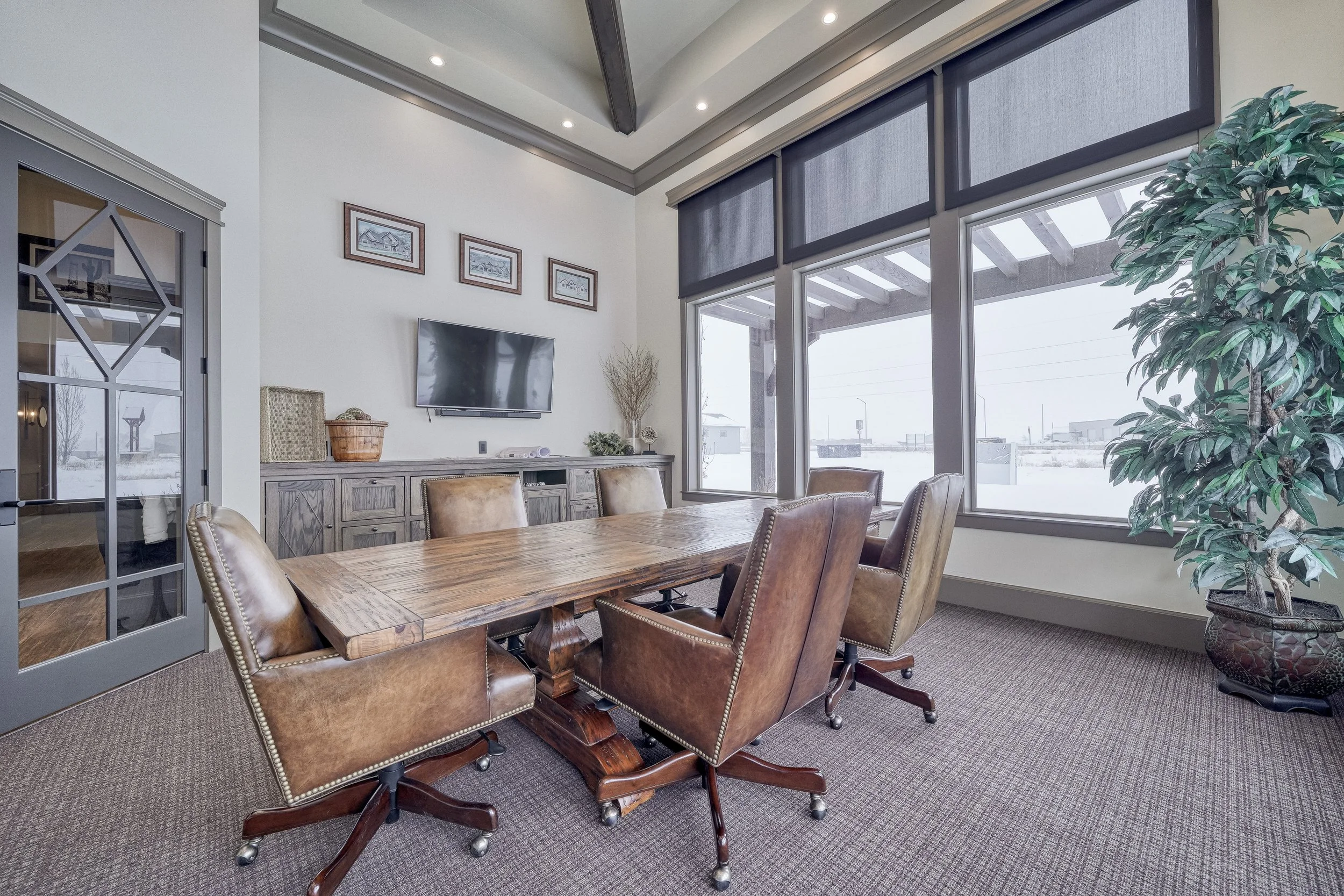 J&J Ent Office-56 - Copy.jpg
