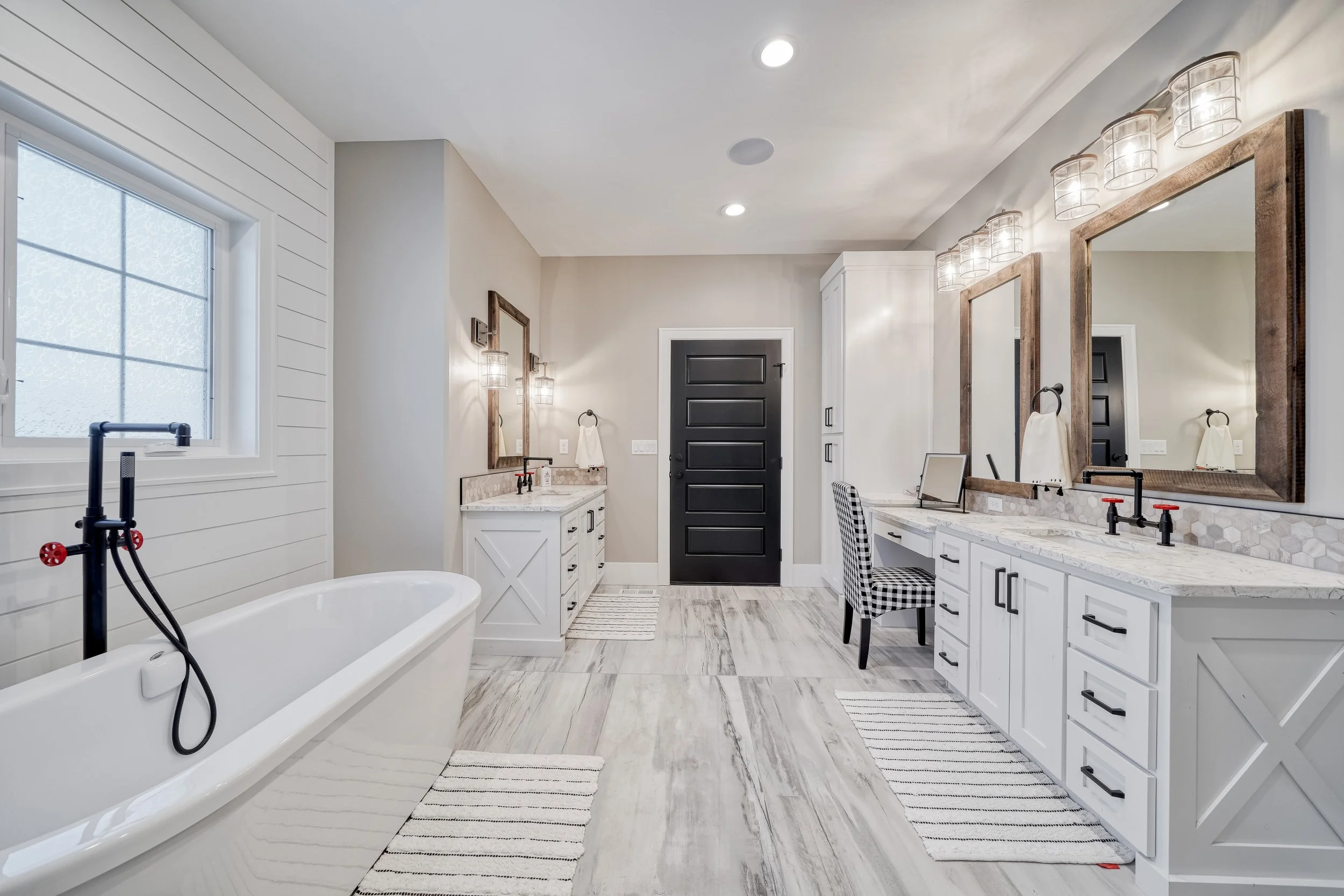 6471 Desert Peak Dr-New-16.jpg
