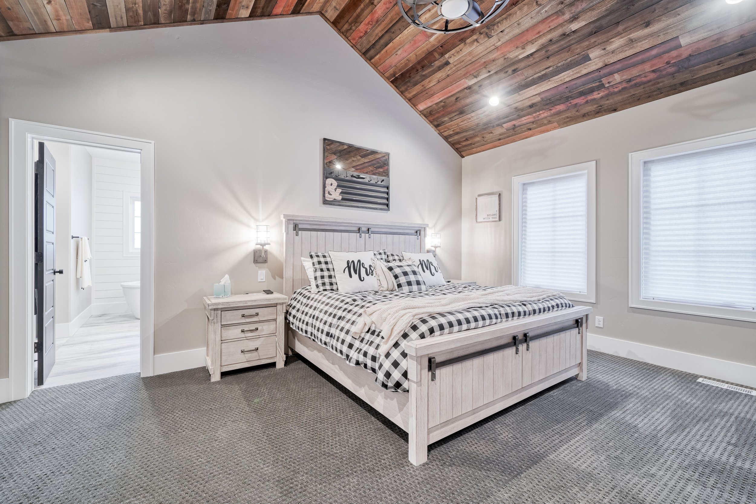 6471 Desert Peak Dr-New-14.jpg