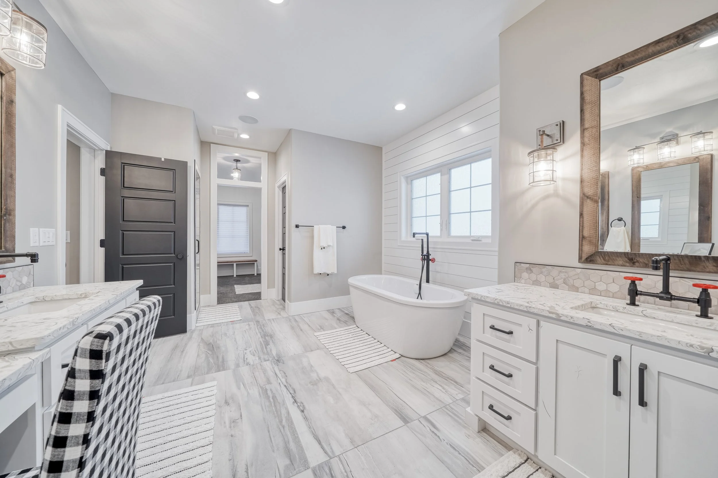 6471 Desert Peak Dr-New-17.jpg