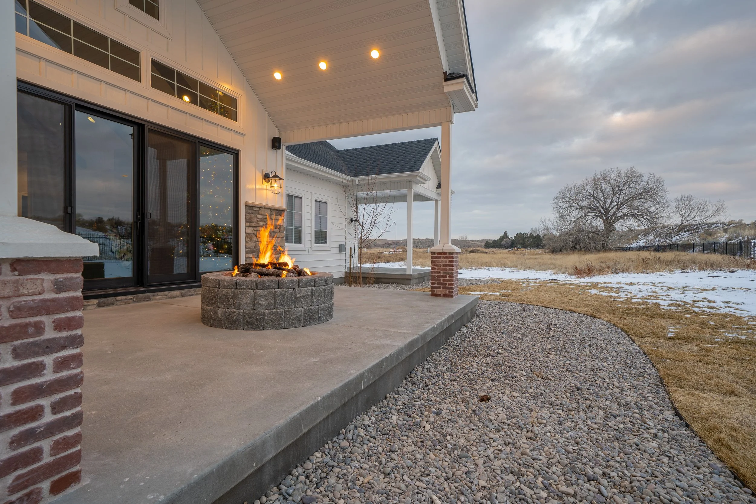 6471 Desert Peak Dr-Twilight-5.jpg