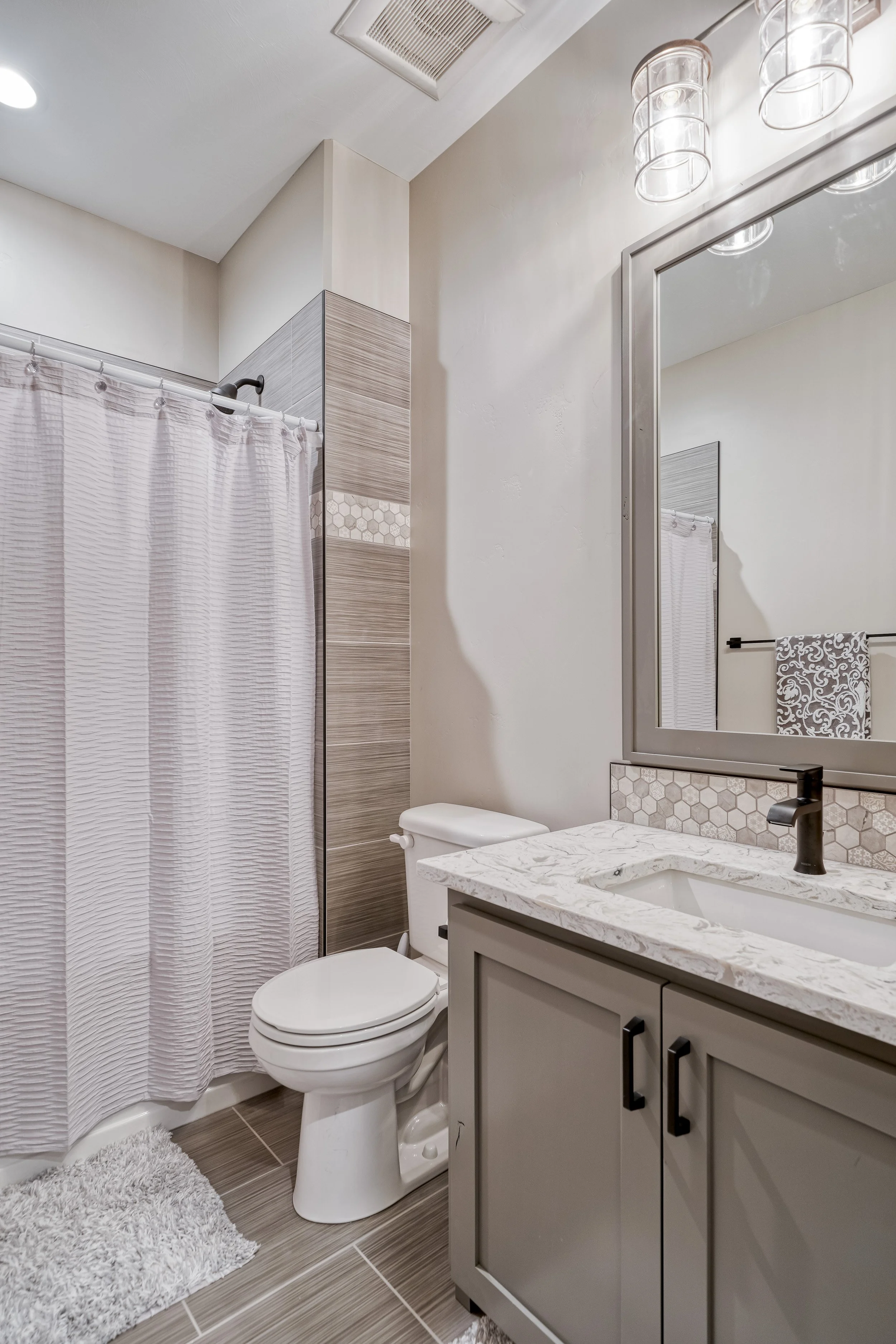 6471 Desert Peak Dr-New-11.jpg