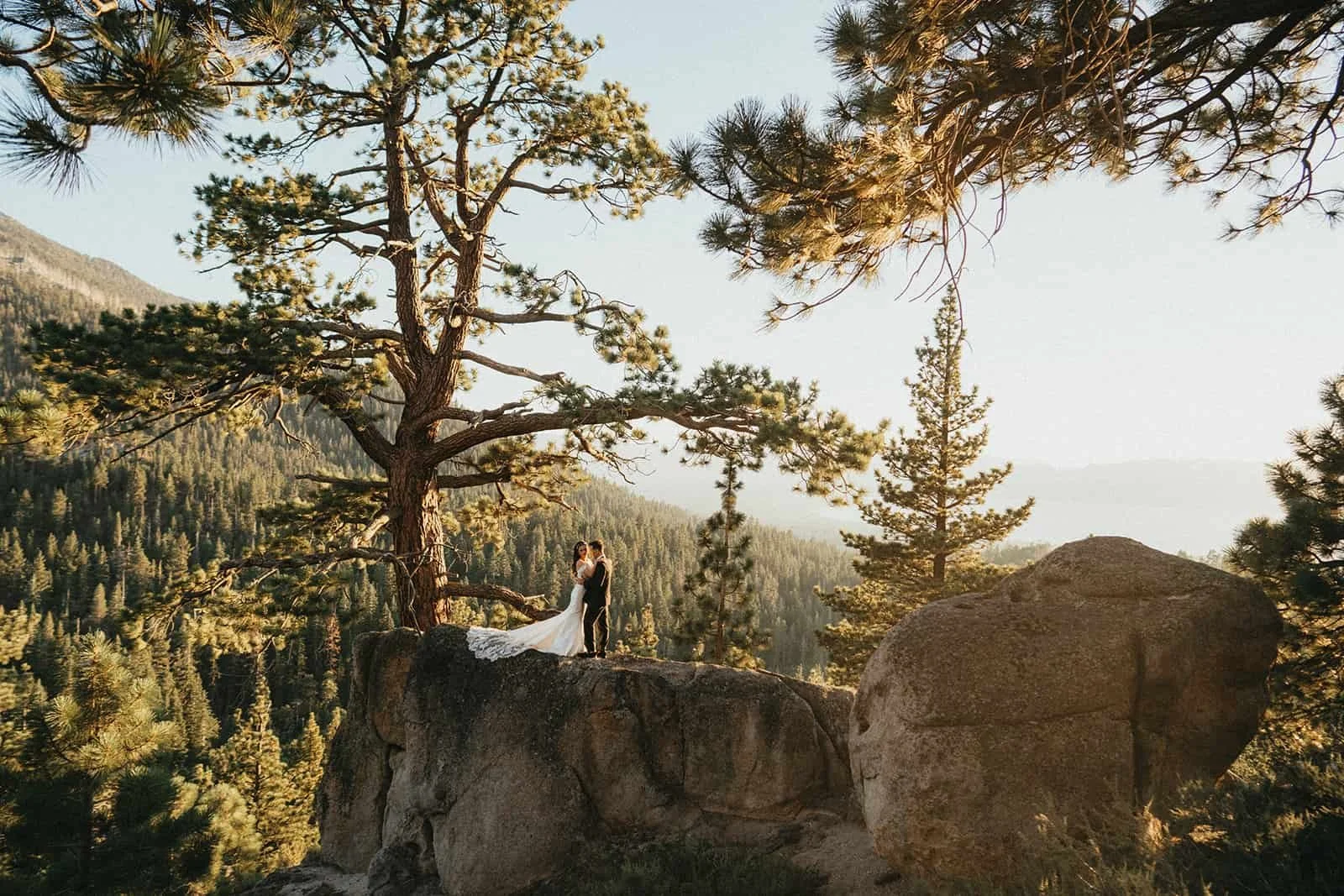 tahoe-blue-estate-wedding-ceremony-01 (1).jpg