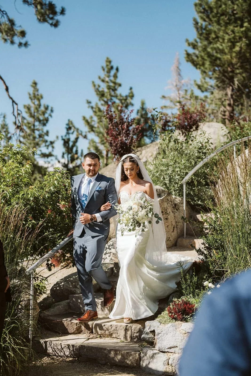 tahoe-blue-estate-wedding-ceremony-01 (9).jpg