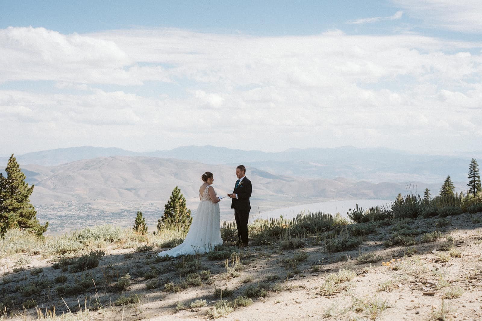 Kristen&Michael_FirstLook_0139_websize (1).jpg