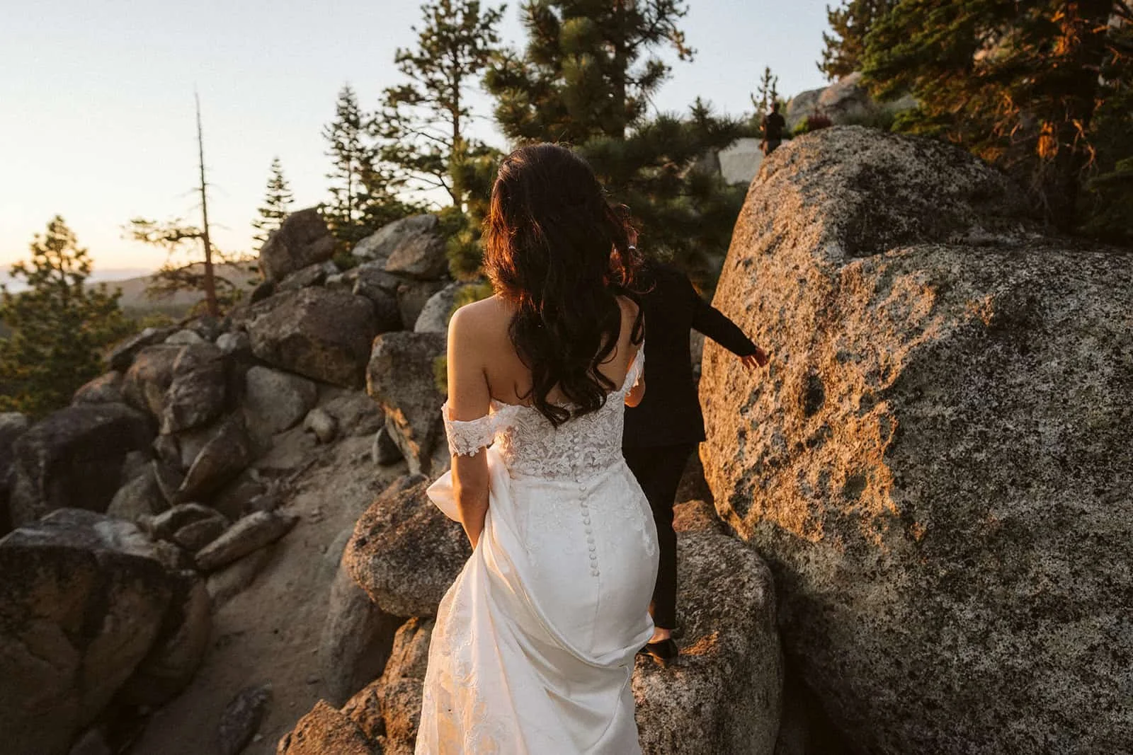 tahoe-blue-estate-wedding-ceremony-01 (21).jpg
