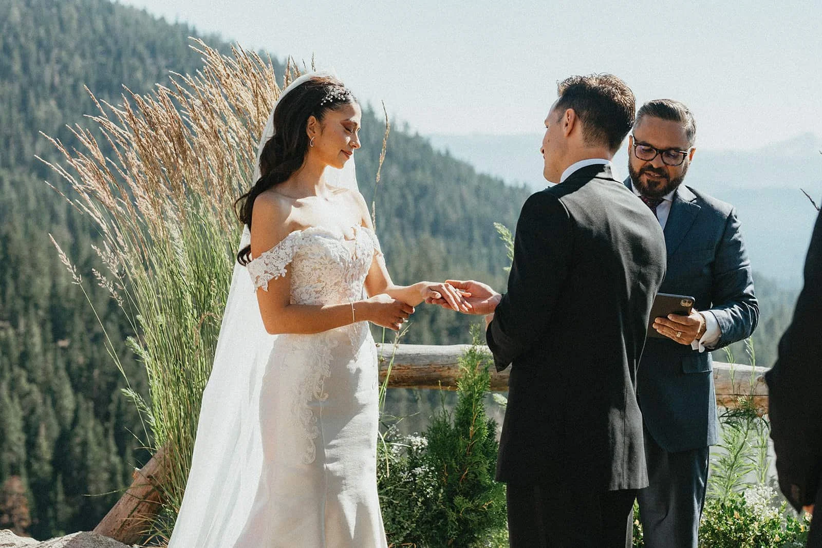 tahoe-blue-estate-wedding-ceremony-01 (26).jpg