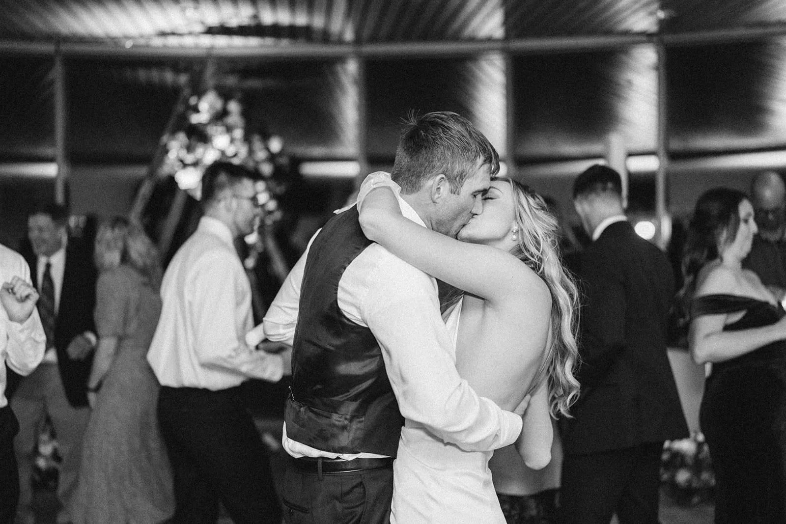 RachelBrendan_danceFLoor_0928_websize (1).jpg