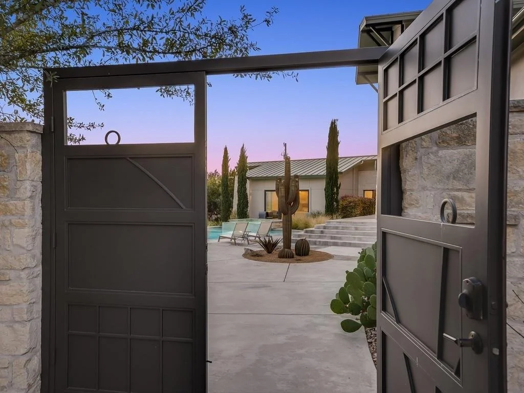 serendipity-residence-gate-patio-spicewood.jpg
