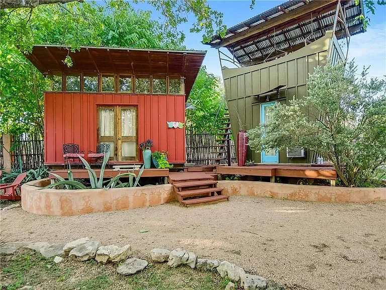 spicewood-texas-modern-tiny-homes.webp